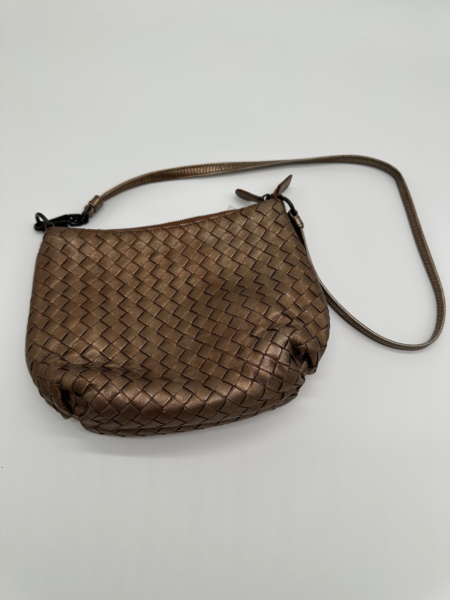Luxury Soluciens Pre-owned Bottega Veneta intrecciato bronze metallic leather shoulder bag with black hardware