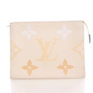 Luxury Soluciens Pre-owned Louis Vuitton By the Pool Toiletry 26