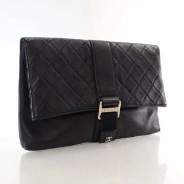 Luxury Soluciens Pre-Owned Chanel Grip Clutch in Black Calfskin