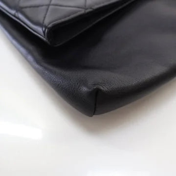 Luxury Soluciens Pre-Owned Chanel Grip Clutch in Black Calfskin