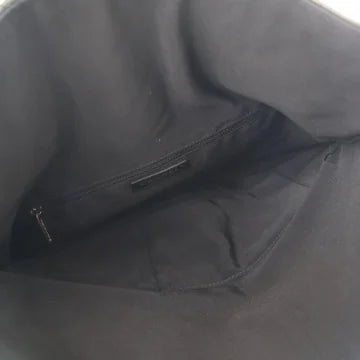Luxury Soluciens Pre-Owned Chanel Grip Clutch in Black Calfskin