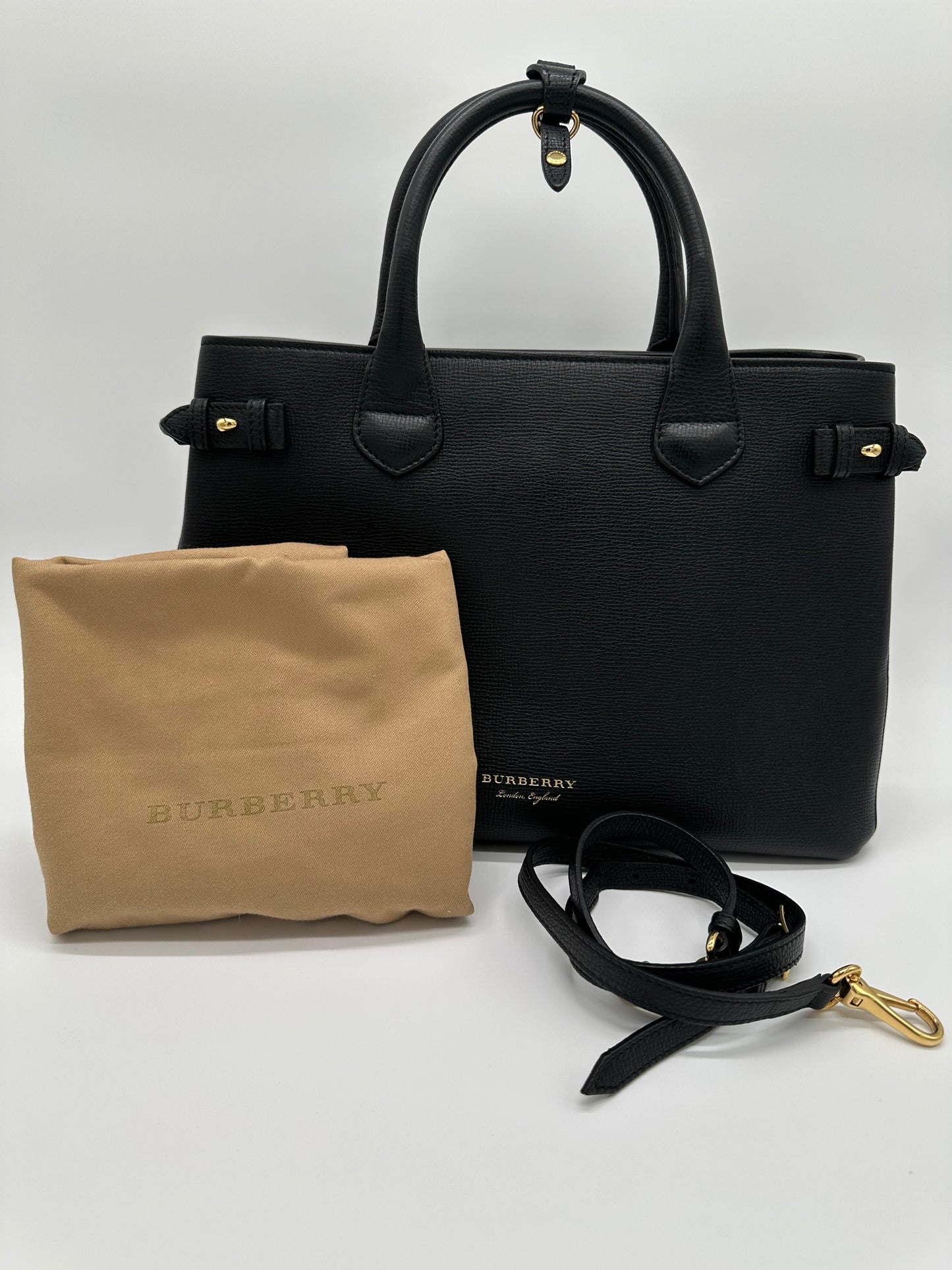 Luxury Soluciens Pre-owned Burberry Black leather tote with Nova check sides