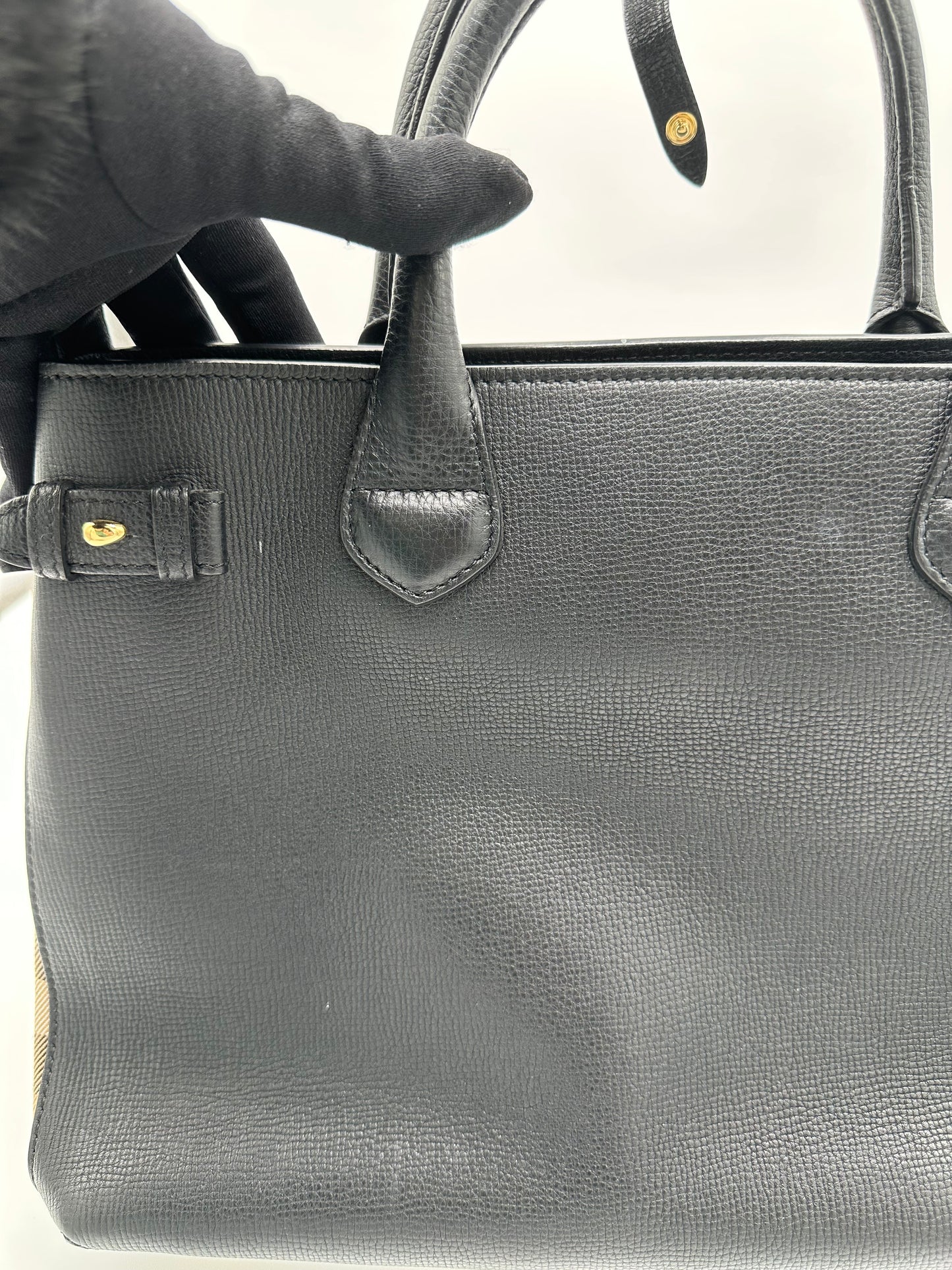Luxury Soluciens Pre-owned Burberry Black leather tote with Nova check sides