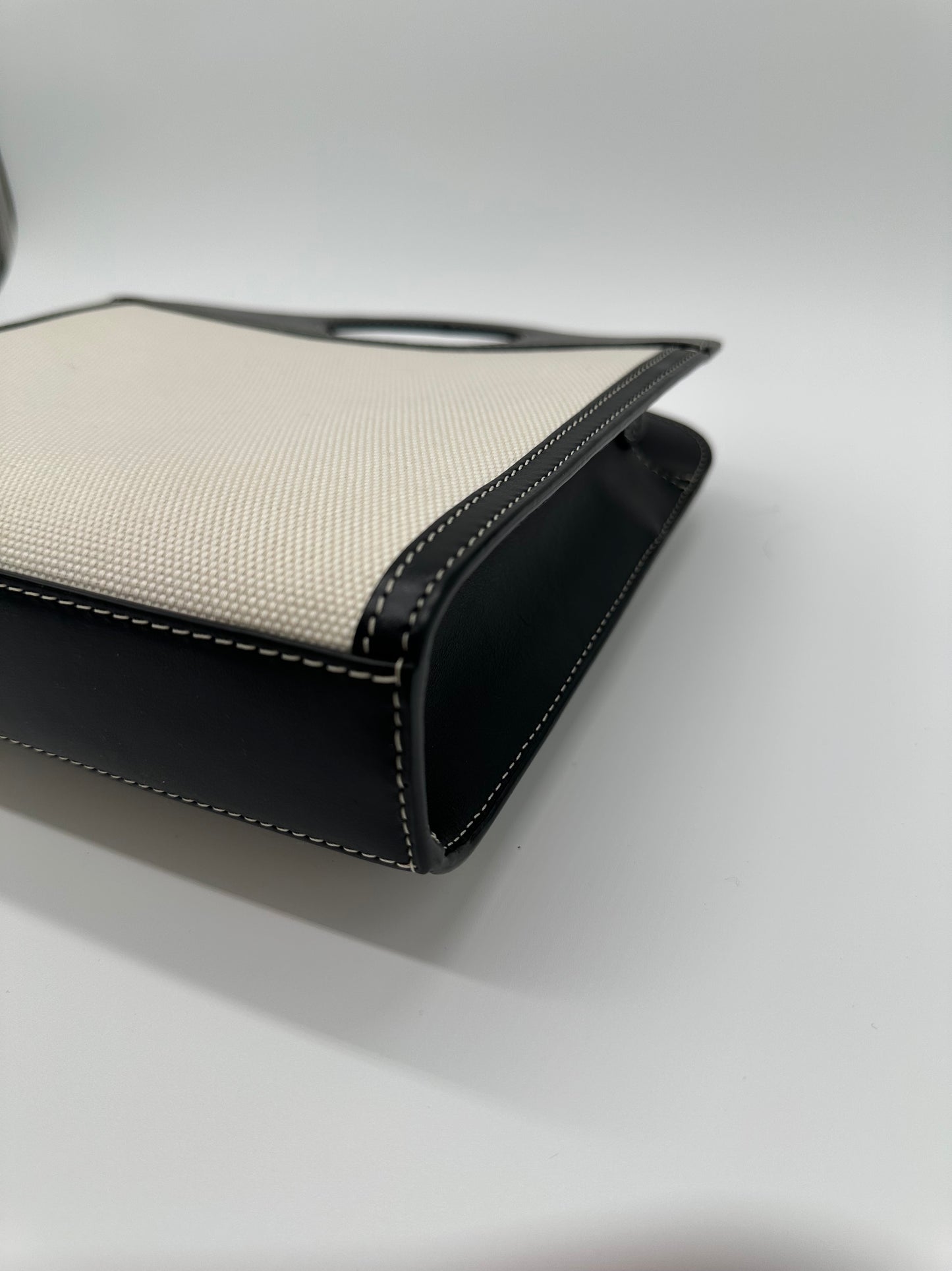 Luxury Soluciens Pre-owned Burberry mini pocket bag in black leather trim/canvas