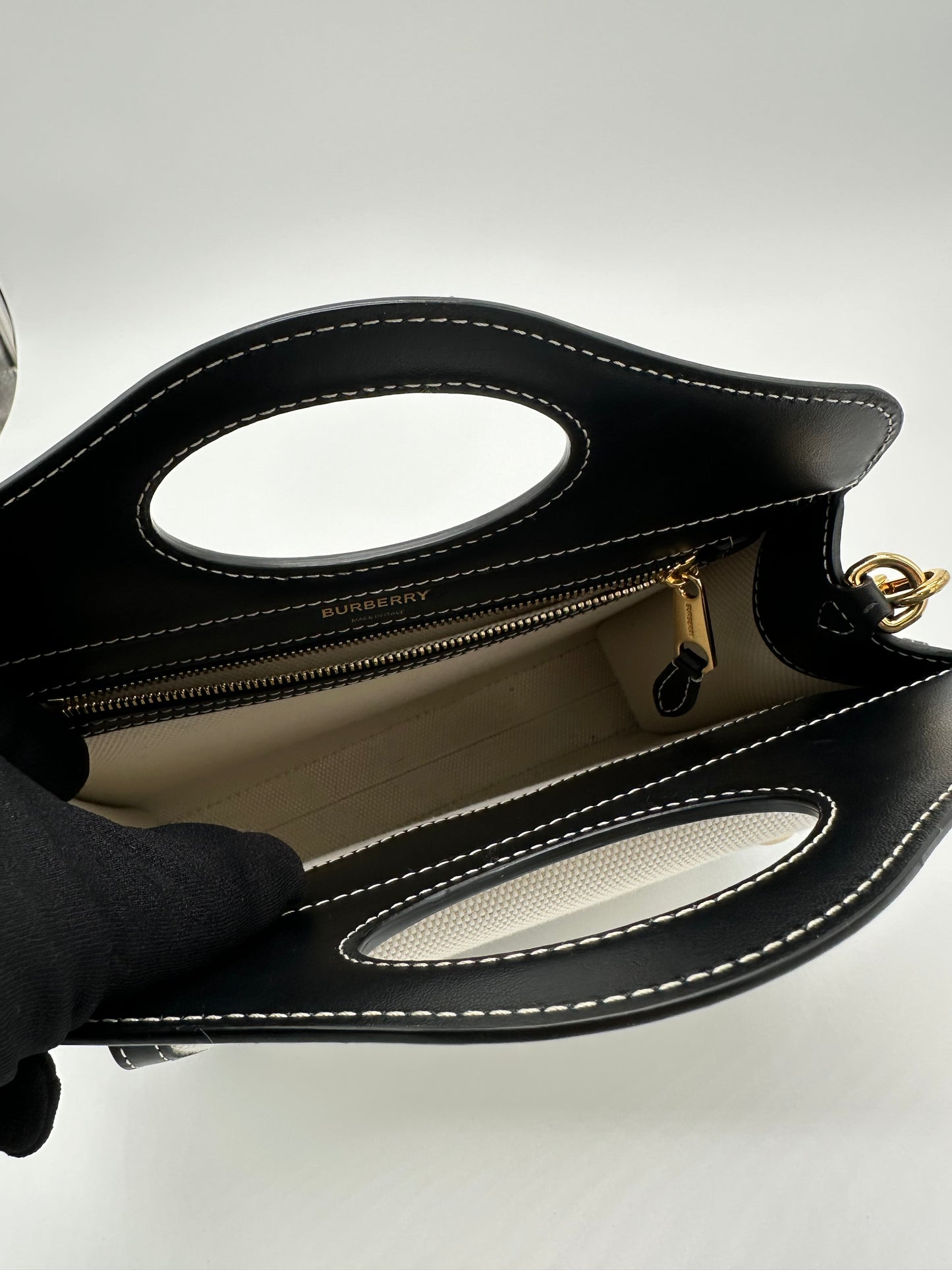 Luxury Soluciens Pre-owned Burberry mini pocket bag in black leather trim/canvas