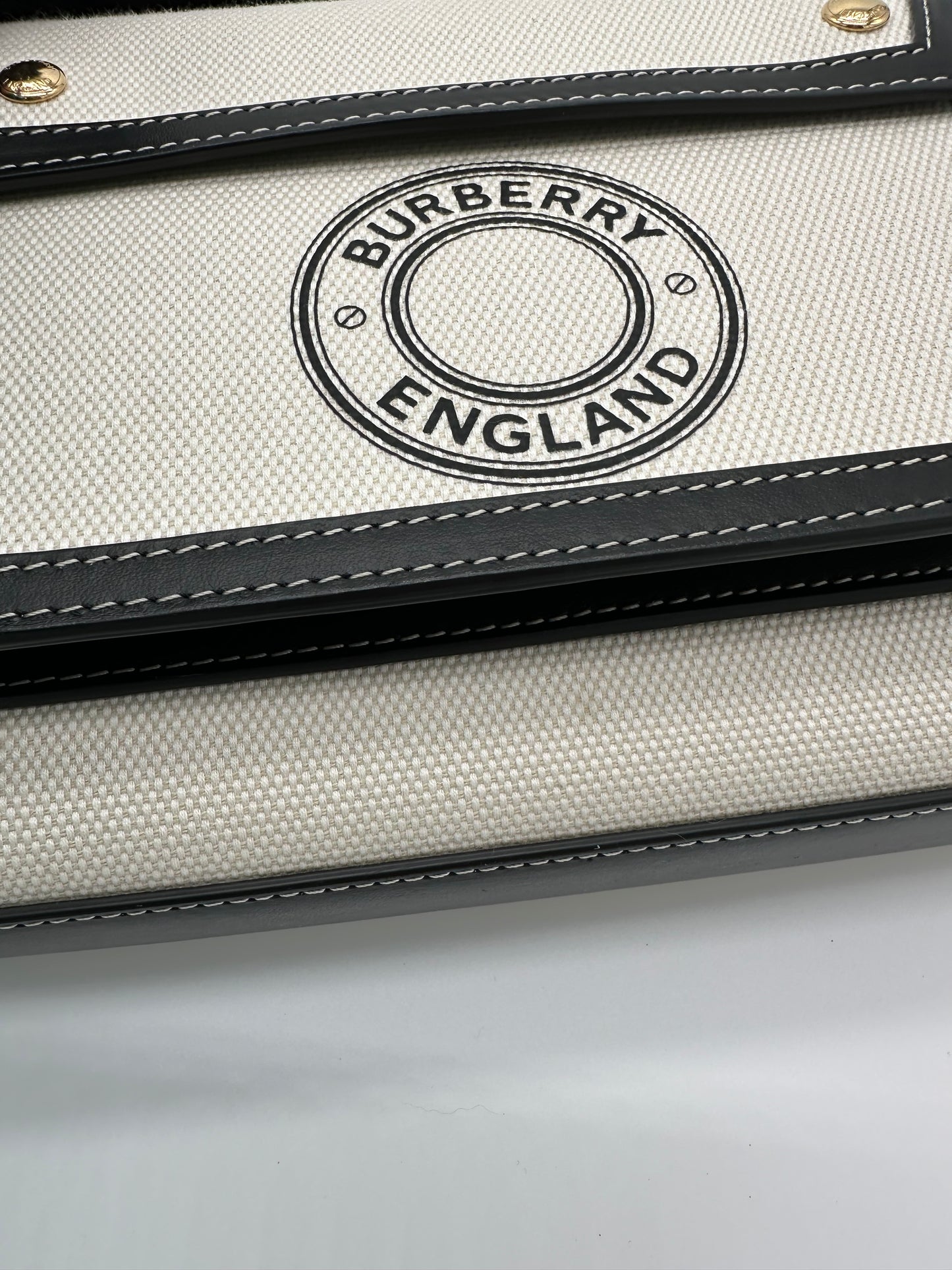 Luxury Soluciens Pre-owned Burberry mini pocket bag in black leather trim/canvas