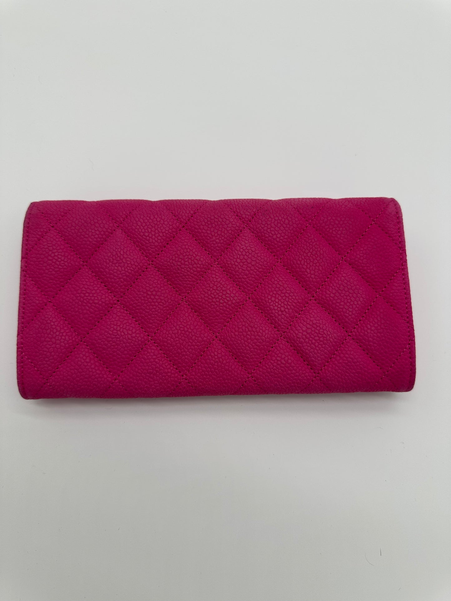 Luxury Soluciens Pre-owned Chanel bright pink matte caviar leather wallet with silver-toned hardware