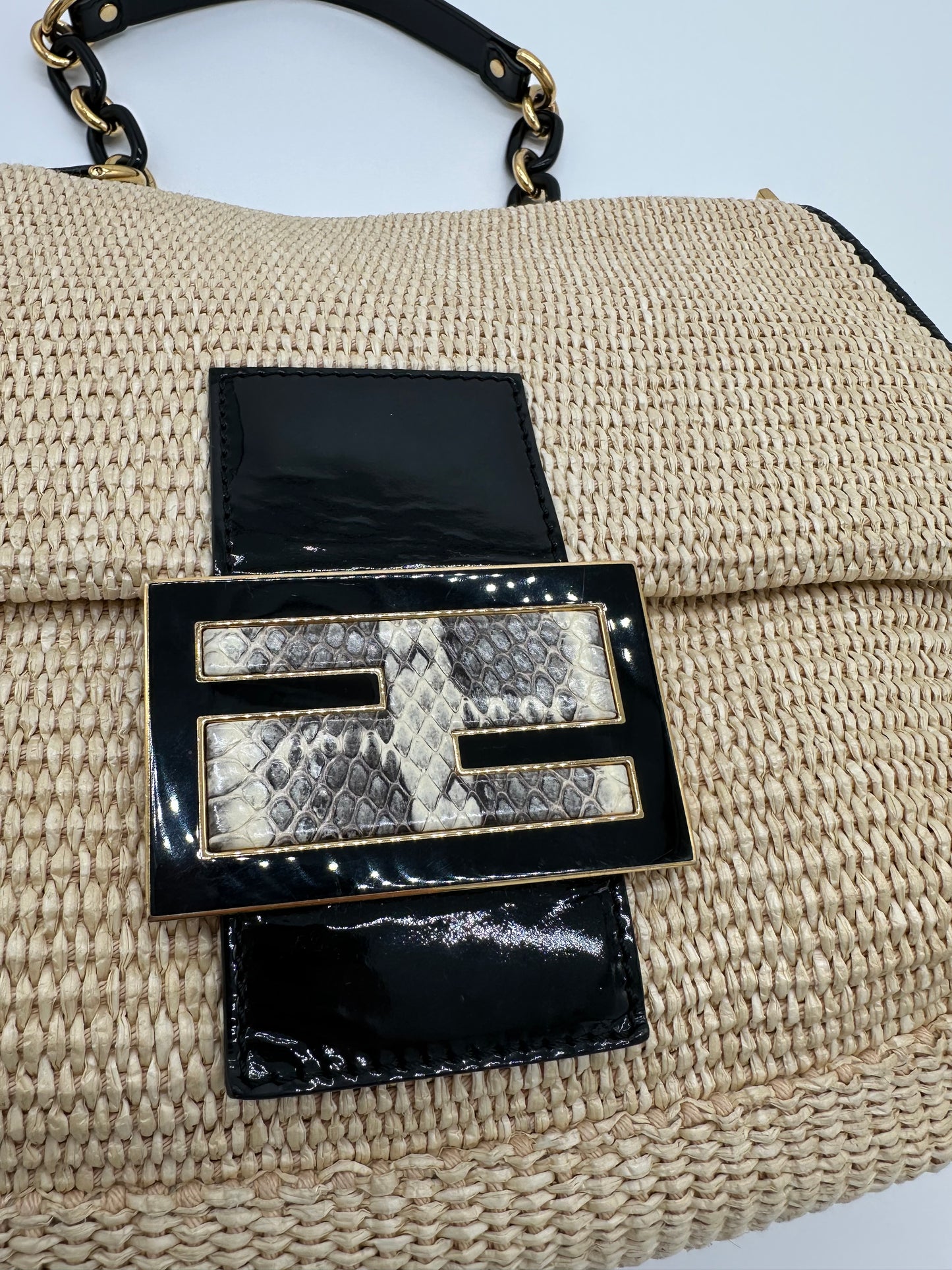 Luxury Soluciens Pre-owned Fendi large baguette raffia shoulder bag