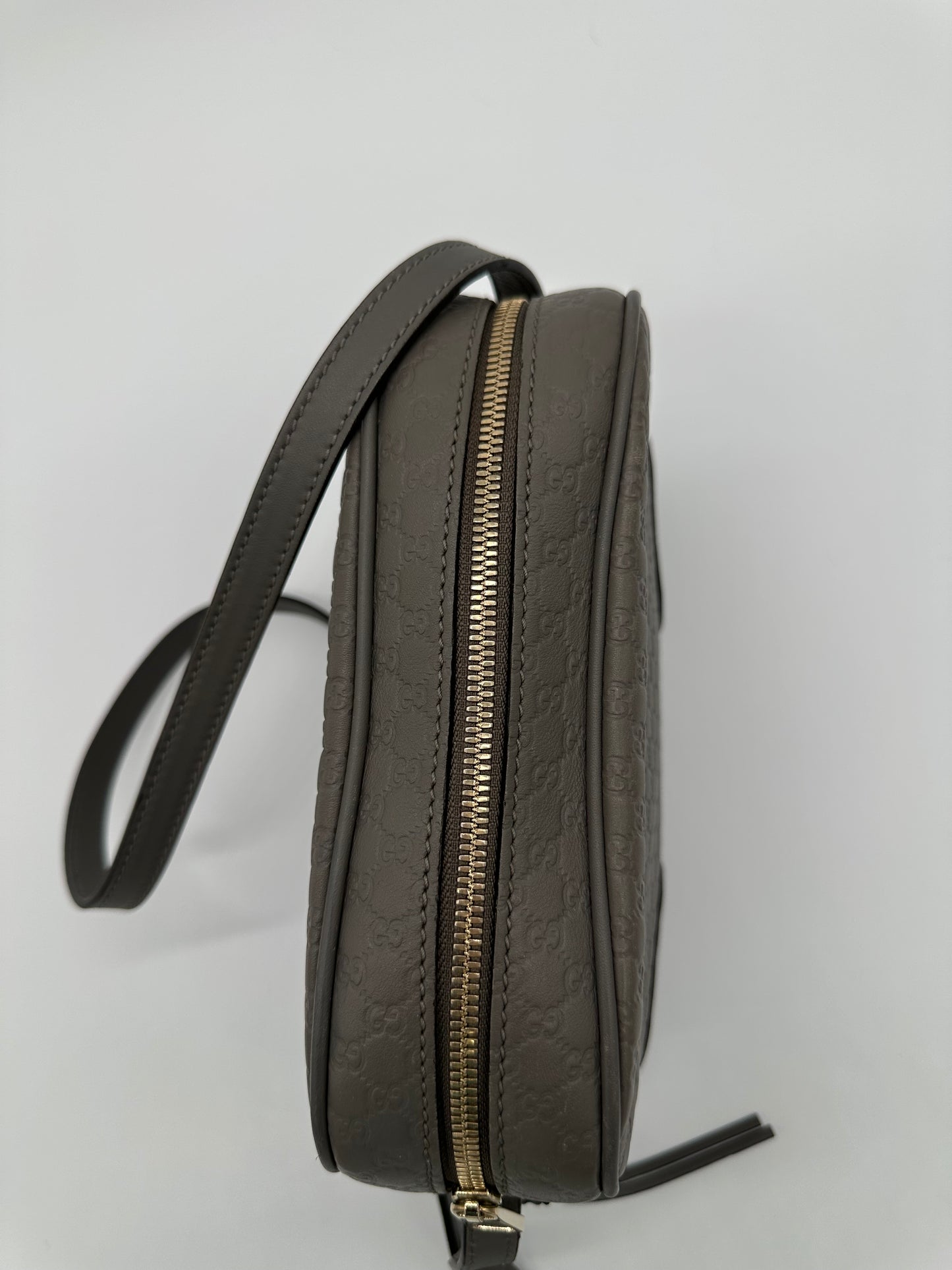 Luxury Soluciens Pre-owned Gucci mushroom gray Guccissima leather crossbody camera bag champange gold hardware
