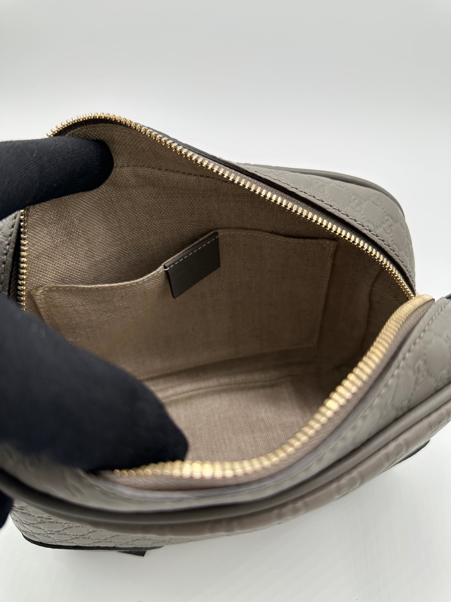 Luxury Soluciens Pre-owned Gucci mushroom gray Guccissima leather crossbody camera bag champange gold hardware