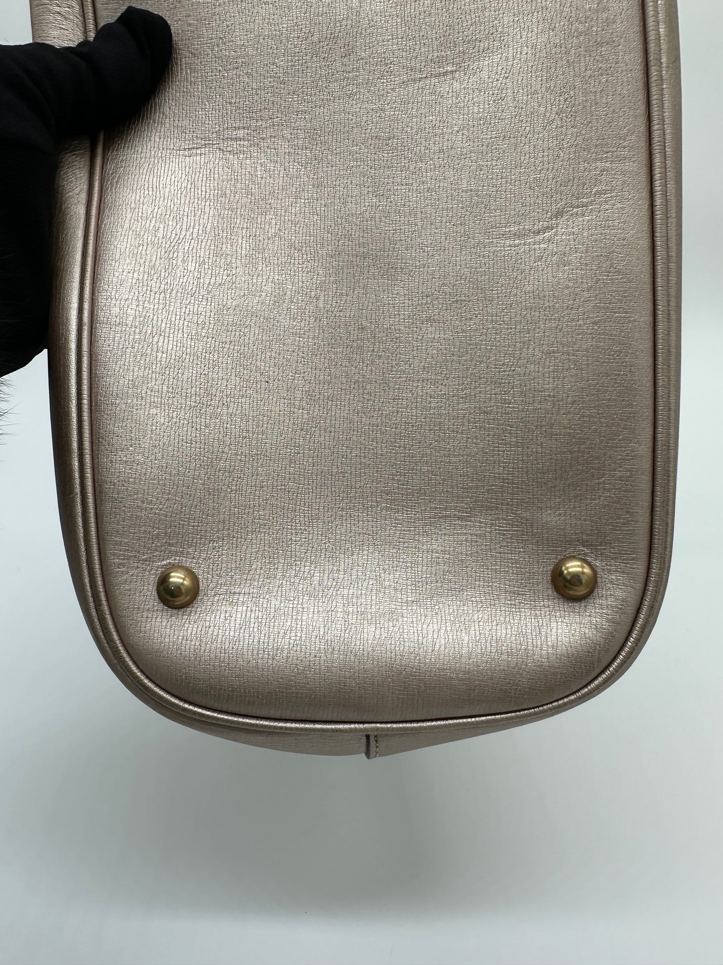 Luxury Soluciens Pre-owned Gucci metallic gold/silver tote with cross body strap