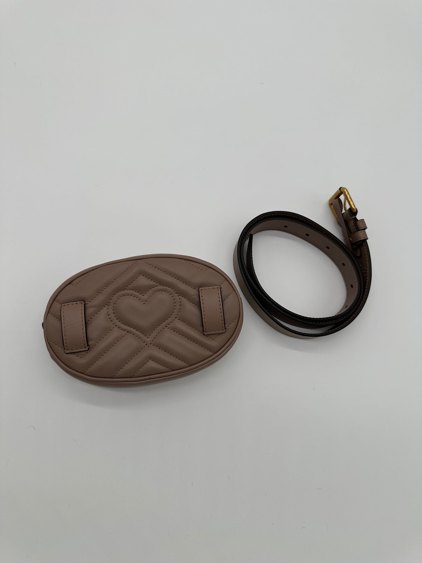 Luxury Soluciens Pre-owned Gucci beige leather Marmont belt bag with antiqued bronze hardware