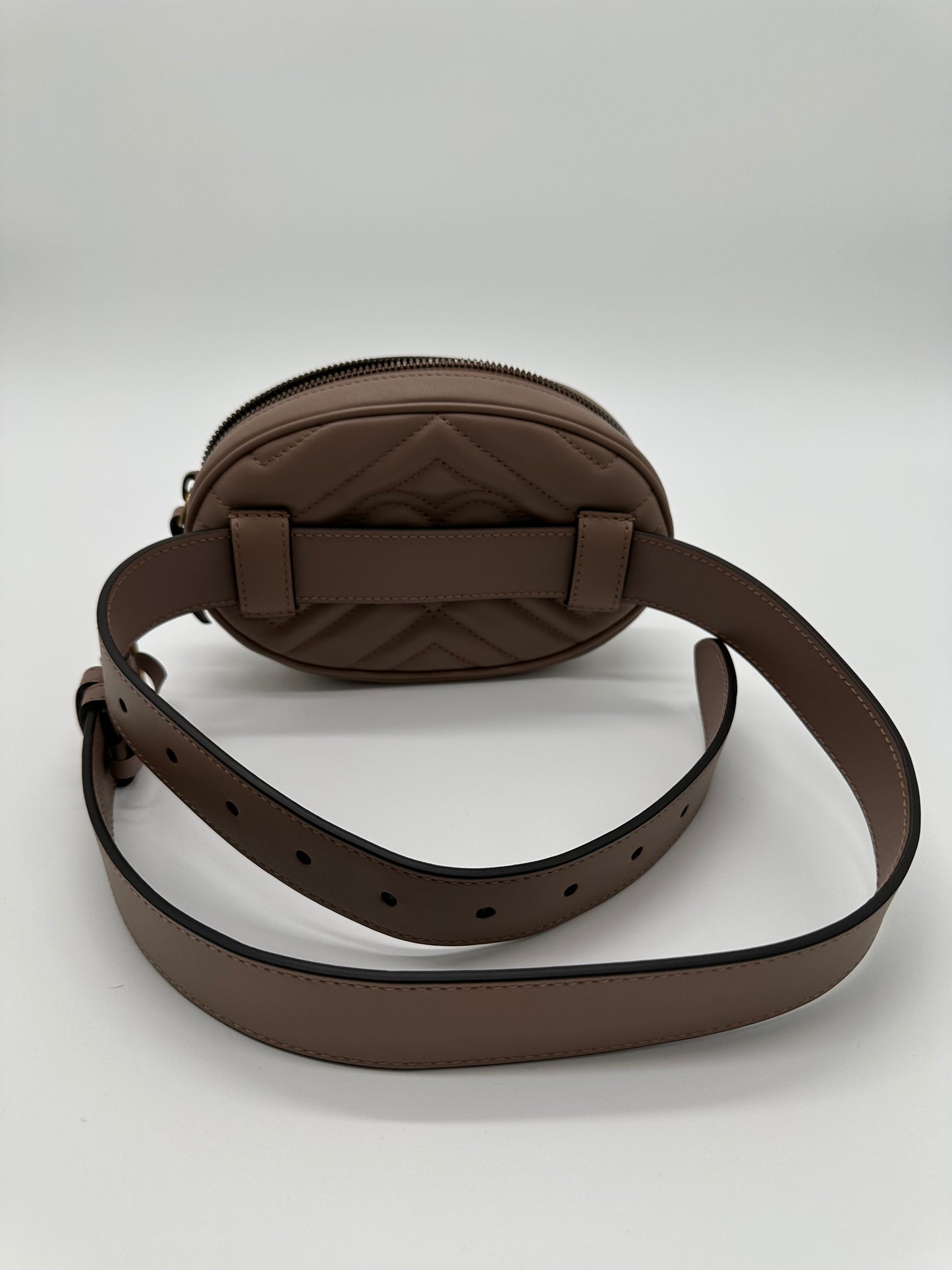Luxury Soluciens Pre-owned Gucci beige leather Marmont belt bag with antiqued bronze hardware