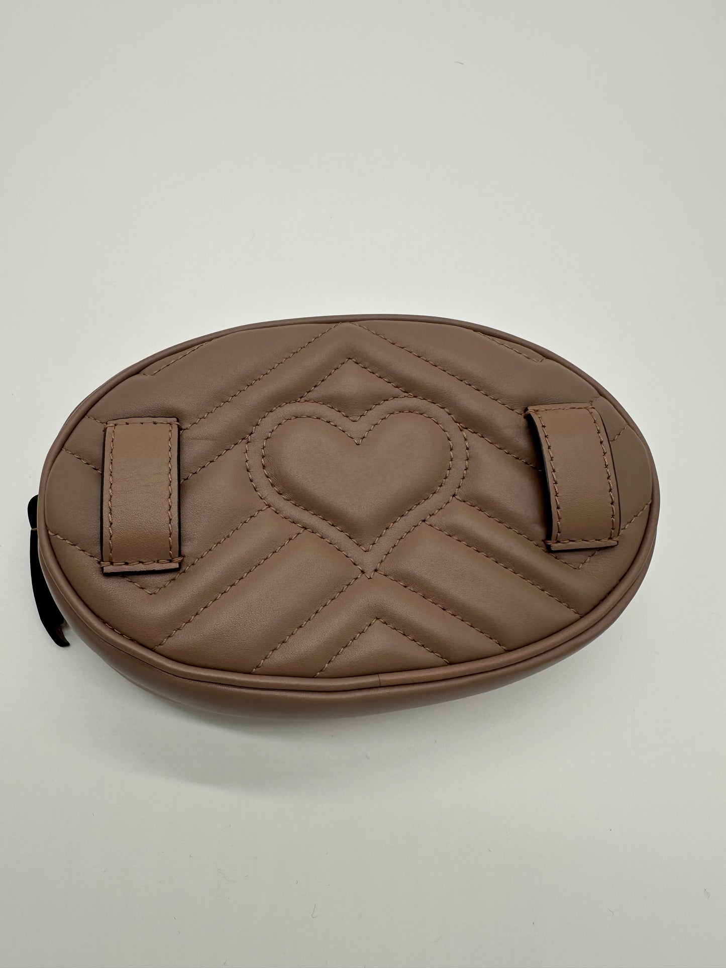Luxury Soluciens Pre-owned Gucci beige leather Marmont belt bag with antiqued bronze hardware