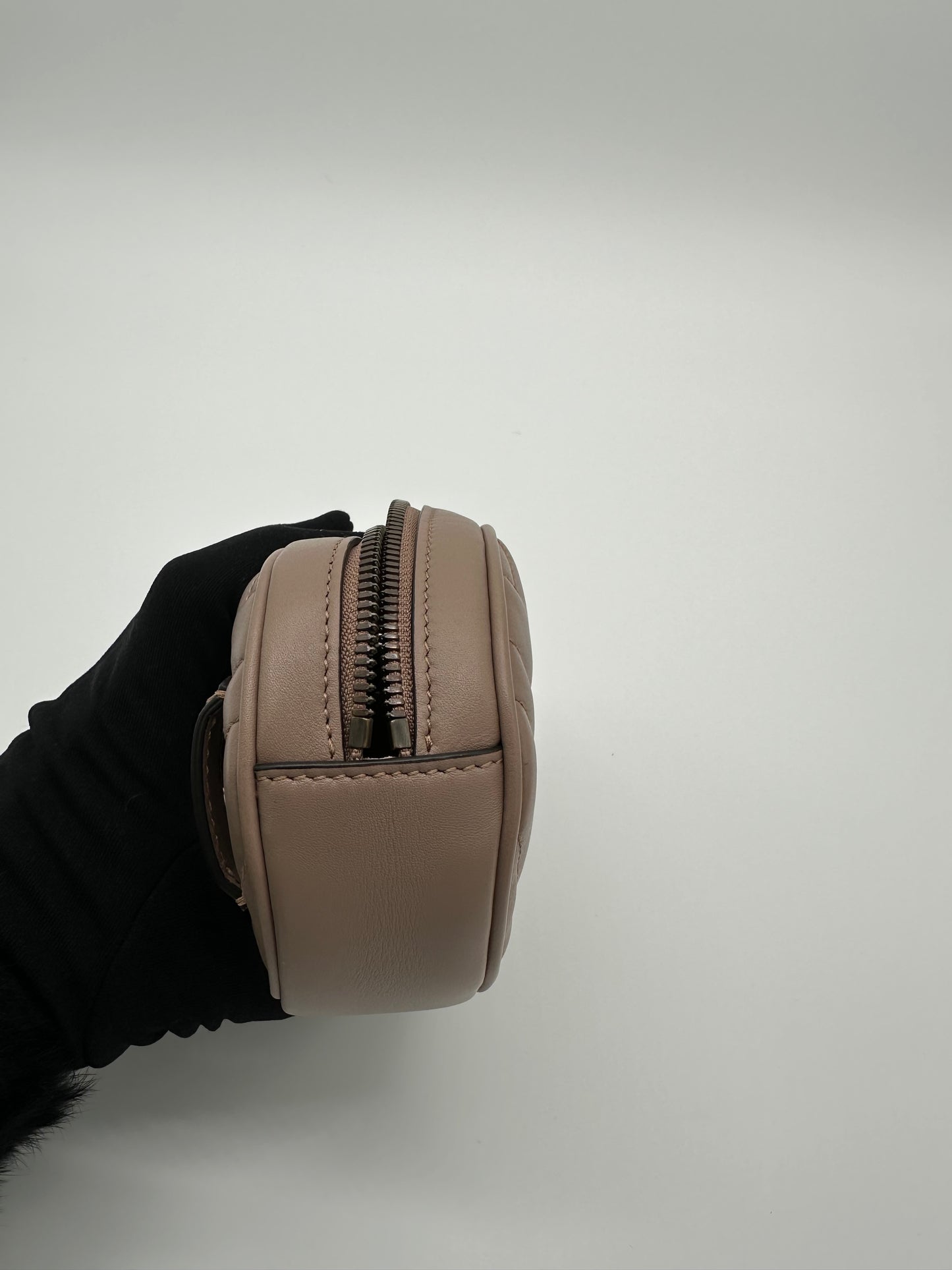 Luxury Soluciens Pre-owned Gucci beige leather Marmont belt bag with antiqued bronze hardware