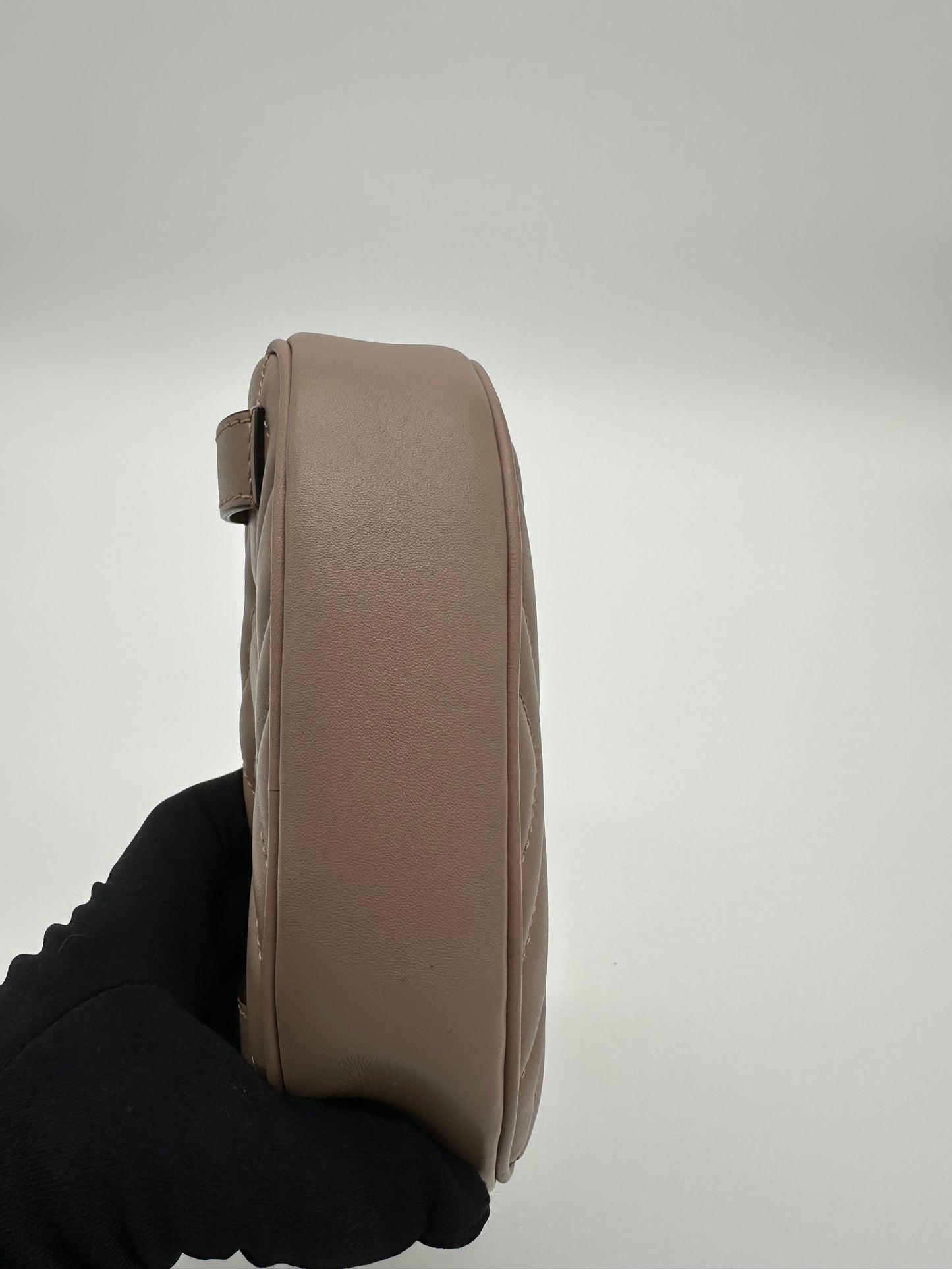 Luxury Soluciens Pre-owned Gucci beige leather Marmont belt bag with antiqued bronze hardware