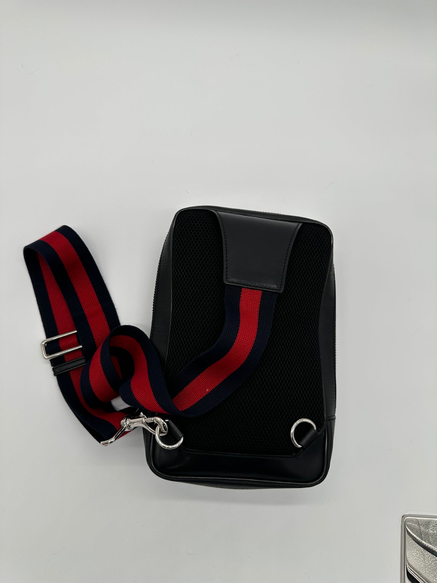 Luxury Soluciens Pre-owned Gucci GG Sling-back bag in supreme canvas