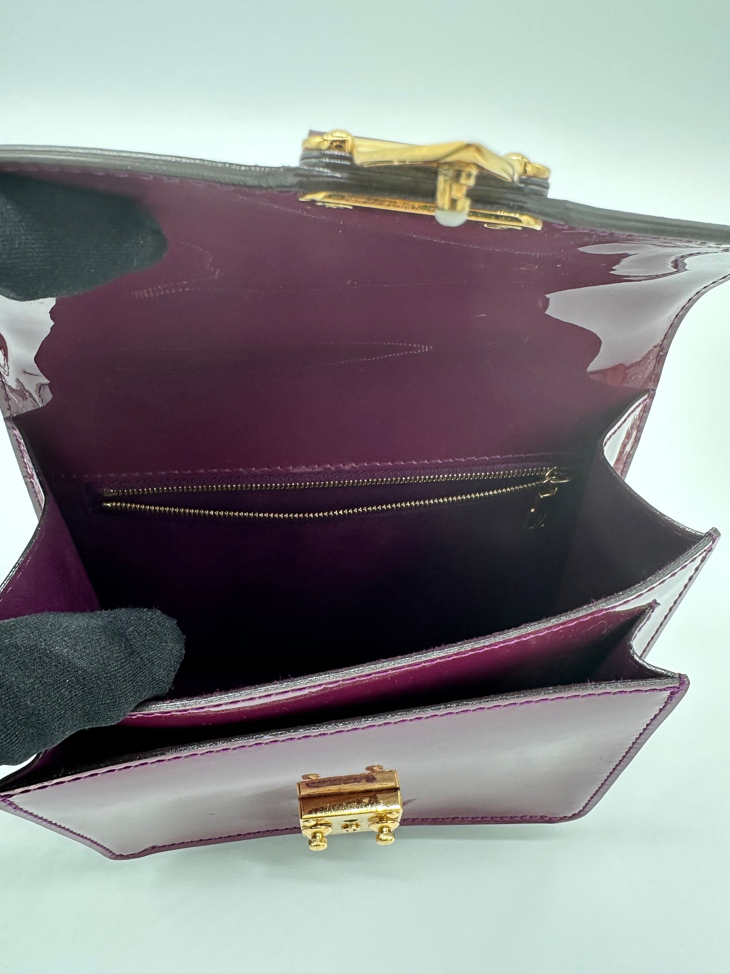 Luxury Soluciens Pre-owned Louis Vuitton patent leather two way crossbody bag