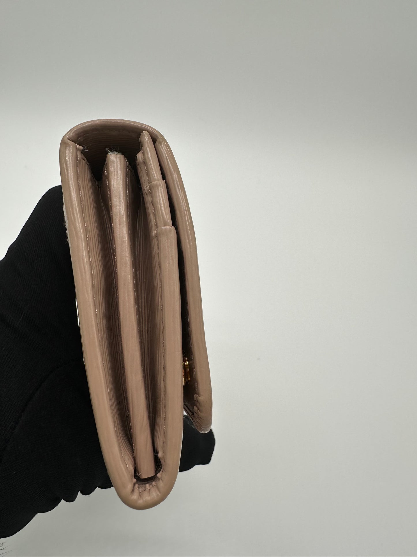 Luxury Soluciens Pre-owned Prada beige grained leather flap wallet