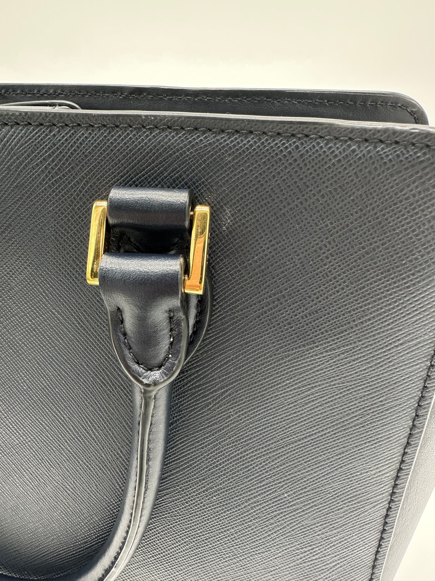 Luxury Soluciens Pre-owned Prada Blue saffiano leather tote with cross body strap and gold toned hardware