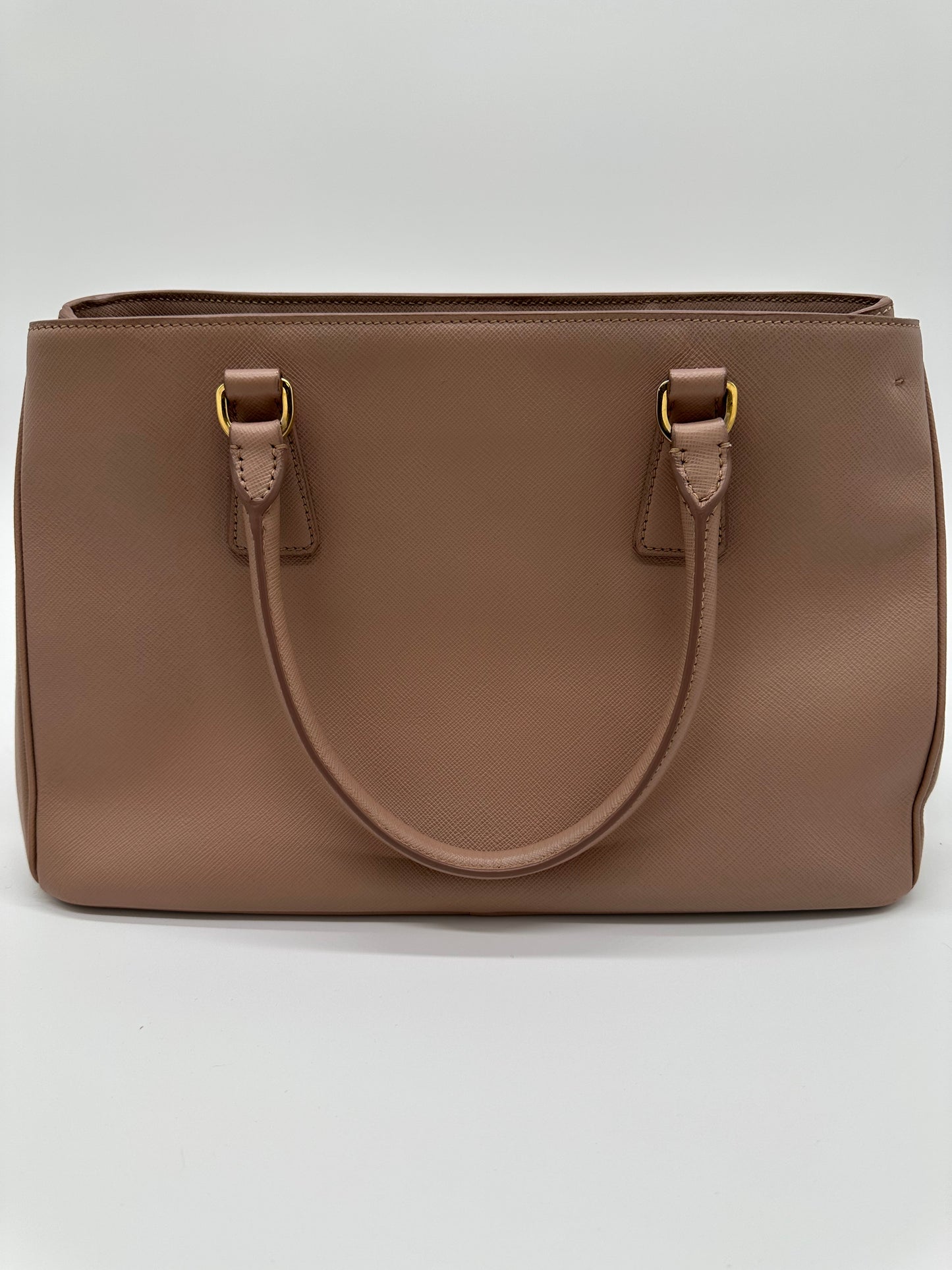 Luxury Soluciens Pre-owned Prada beige saffiano Galleria leather tote with cross body strap with gold hardware