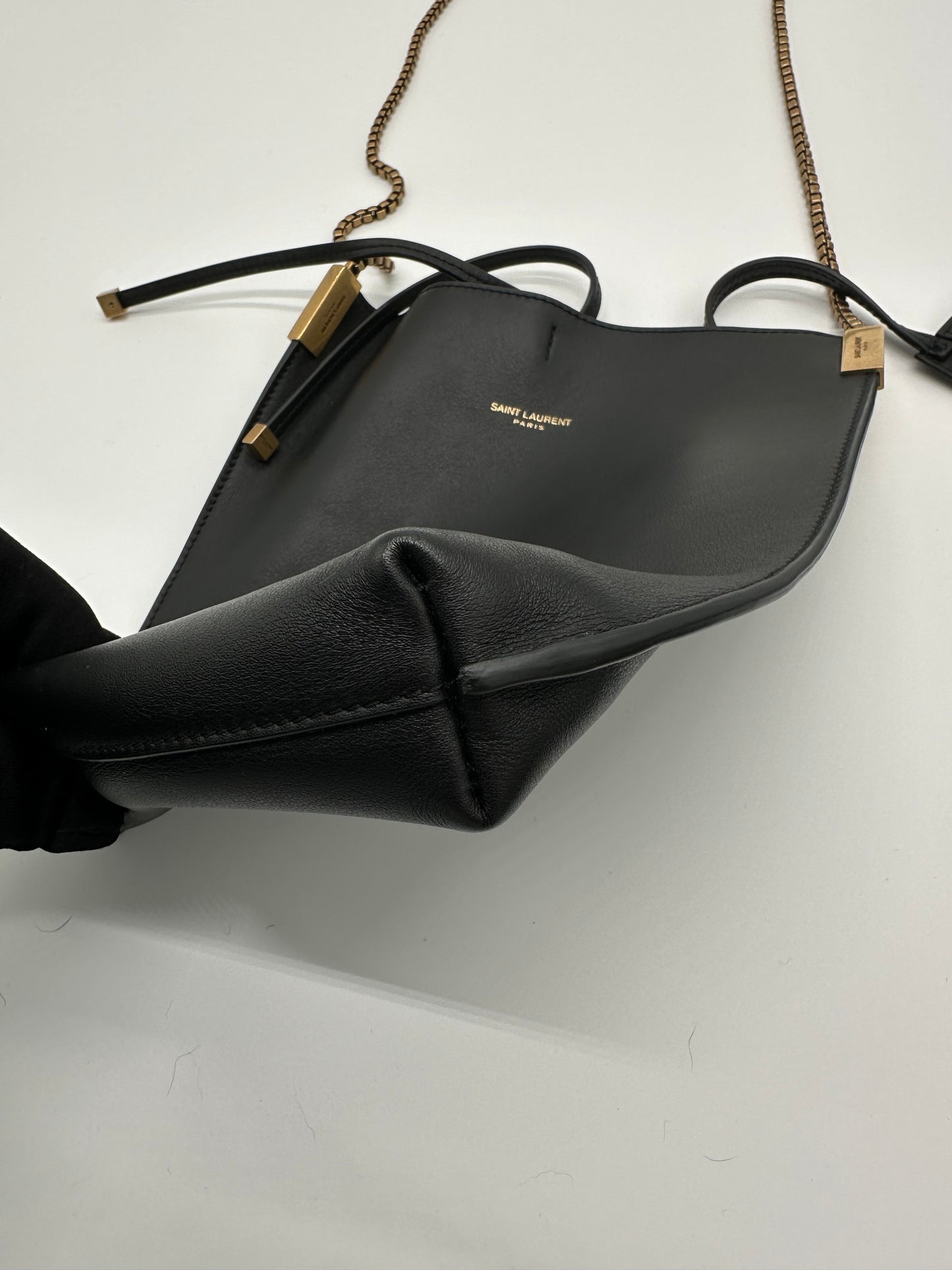 Luxury Soluciens Pre-owned YSL black leather bucket bag small with box chain in brushed bronze