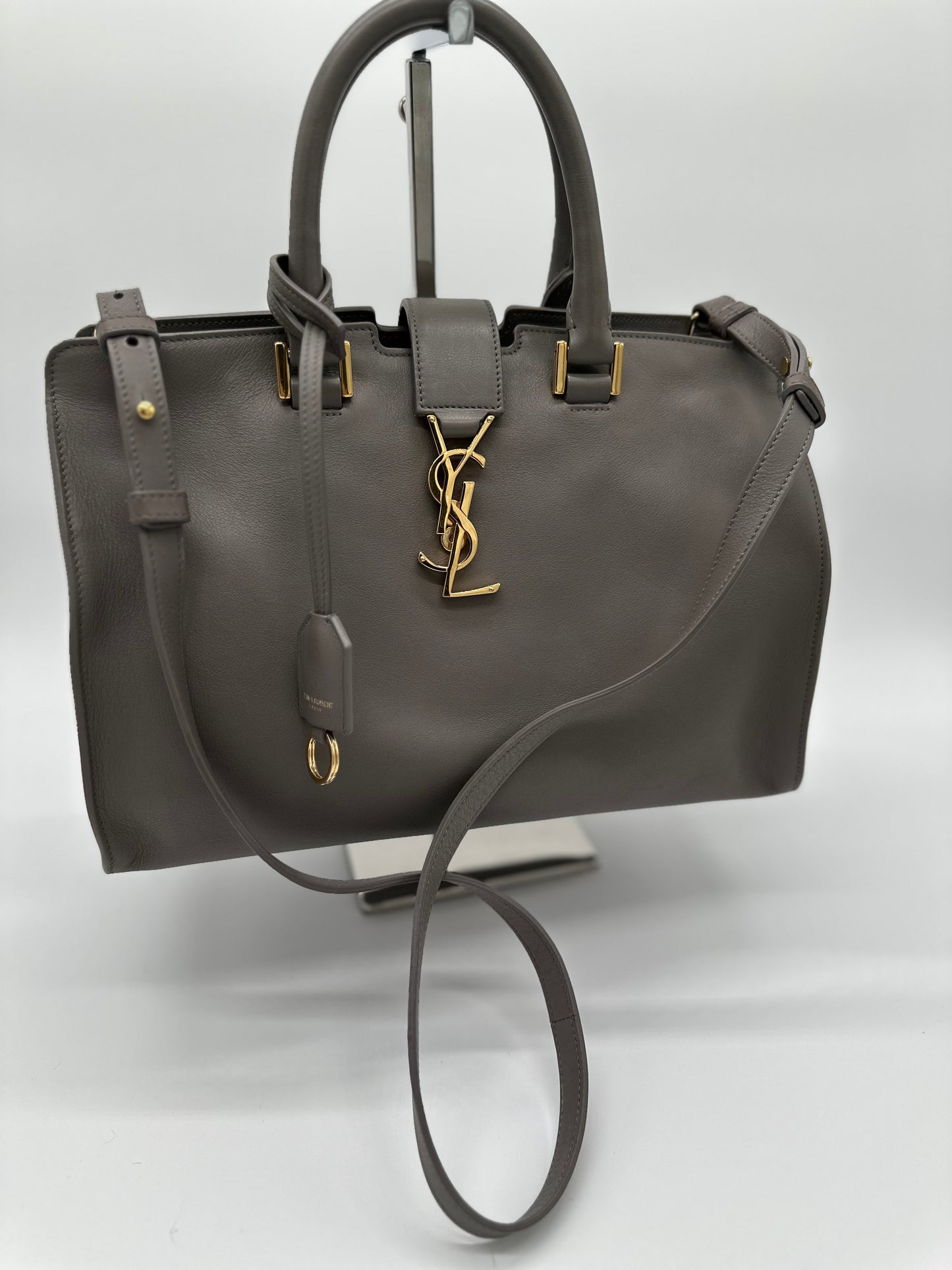 Luxury Soluciens Pre-owned YSL medium Cabas tote with crossbody leather strap, gold toned hardware