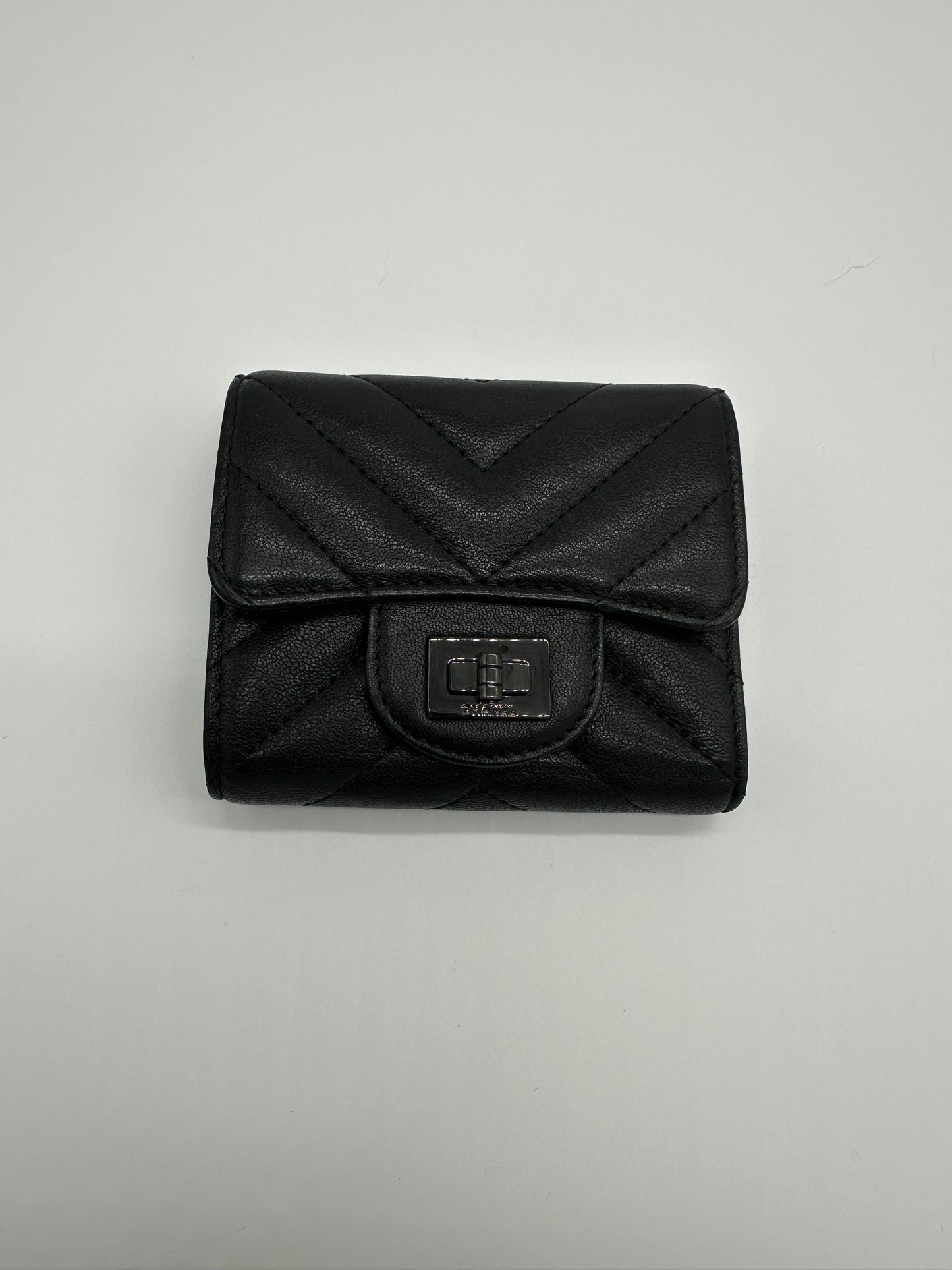Luxury Soluciens Pre-owned Chanel all black leather trifold wallet