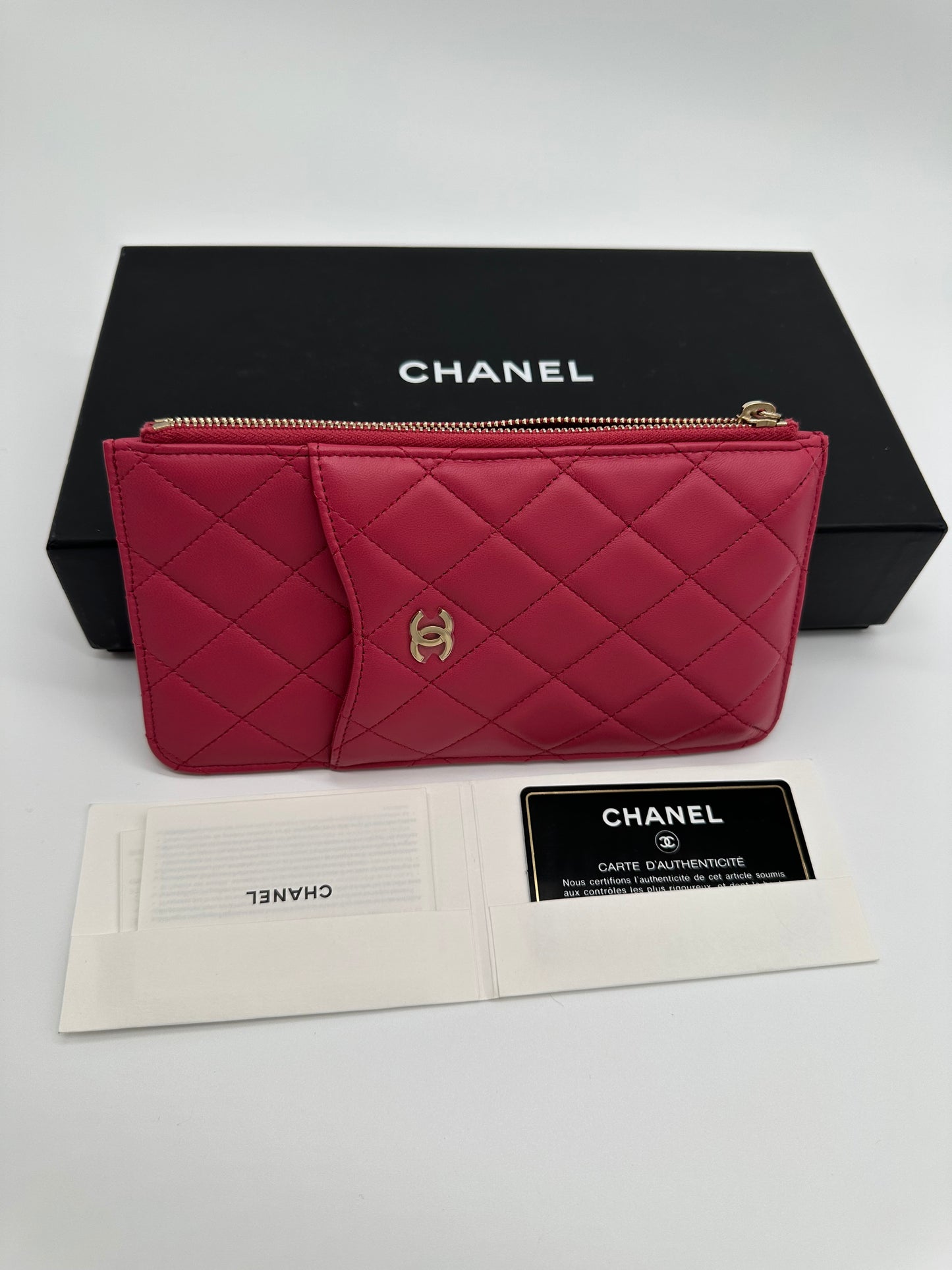Luxury Soluciens Pre-owned Chanel lambskin wallet/clutch in deep dusty rose