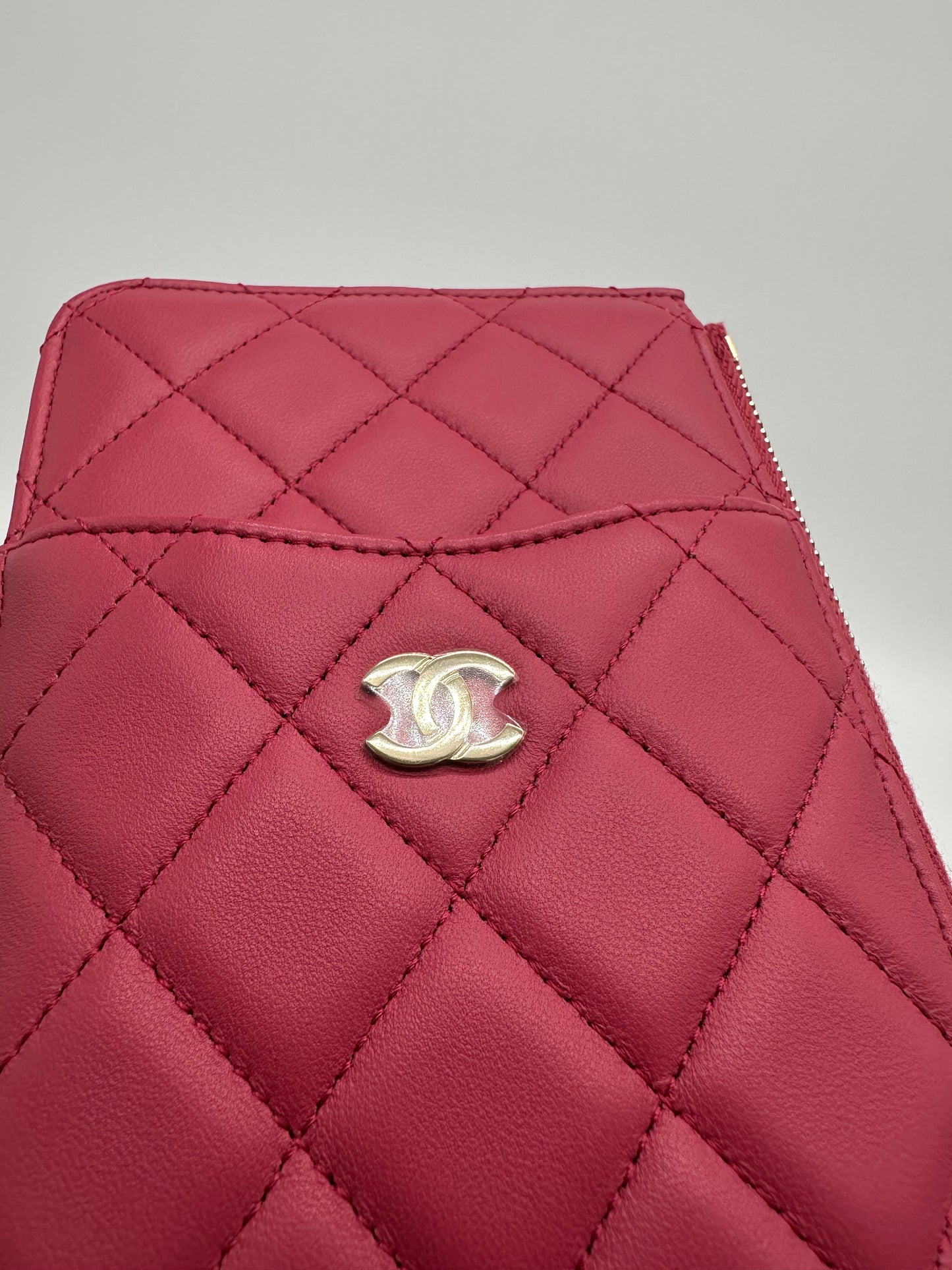 Luxury Soluciens Pre-owned Chanel lambskin wallet/clutch in deep dusty rose