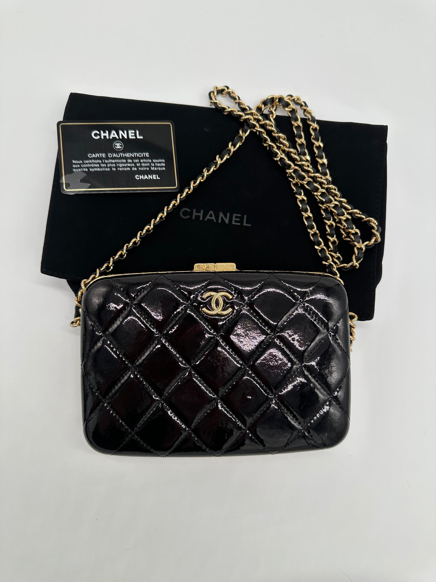 Luxury Soluciens Pre-owned Chanel black patent leather special edition cross body bag