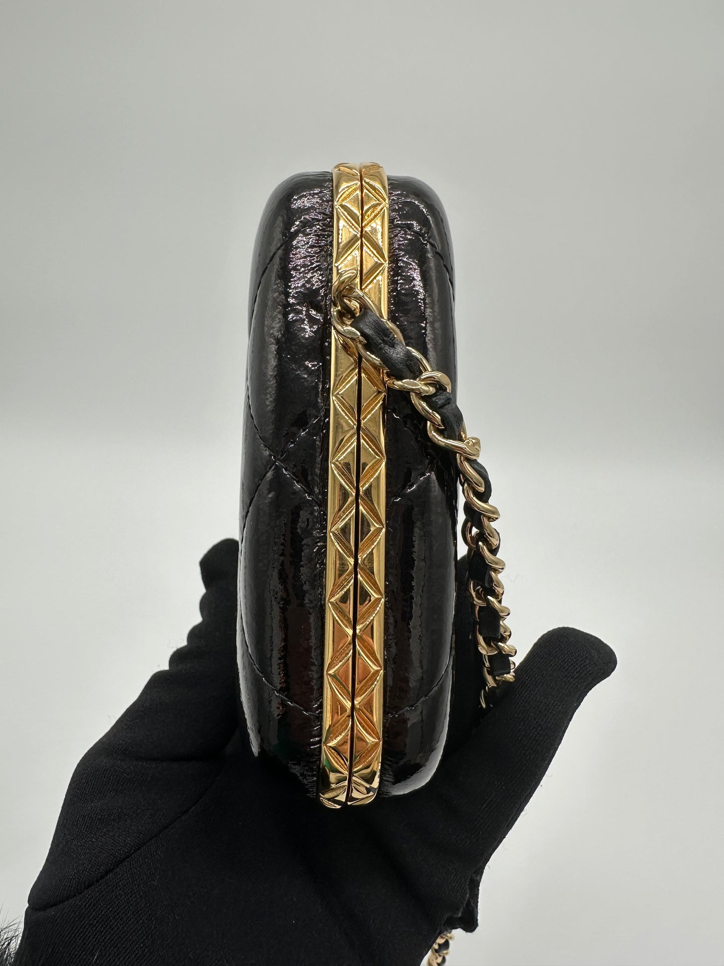 Luxury Soluciens Pre-owned Chanel black patent leather special edition cross body bag