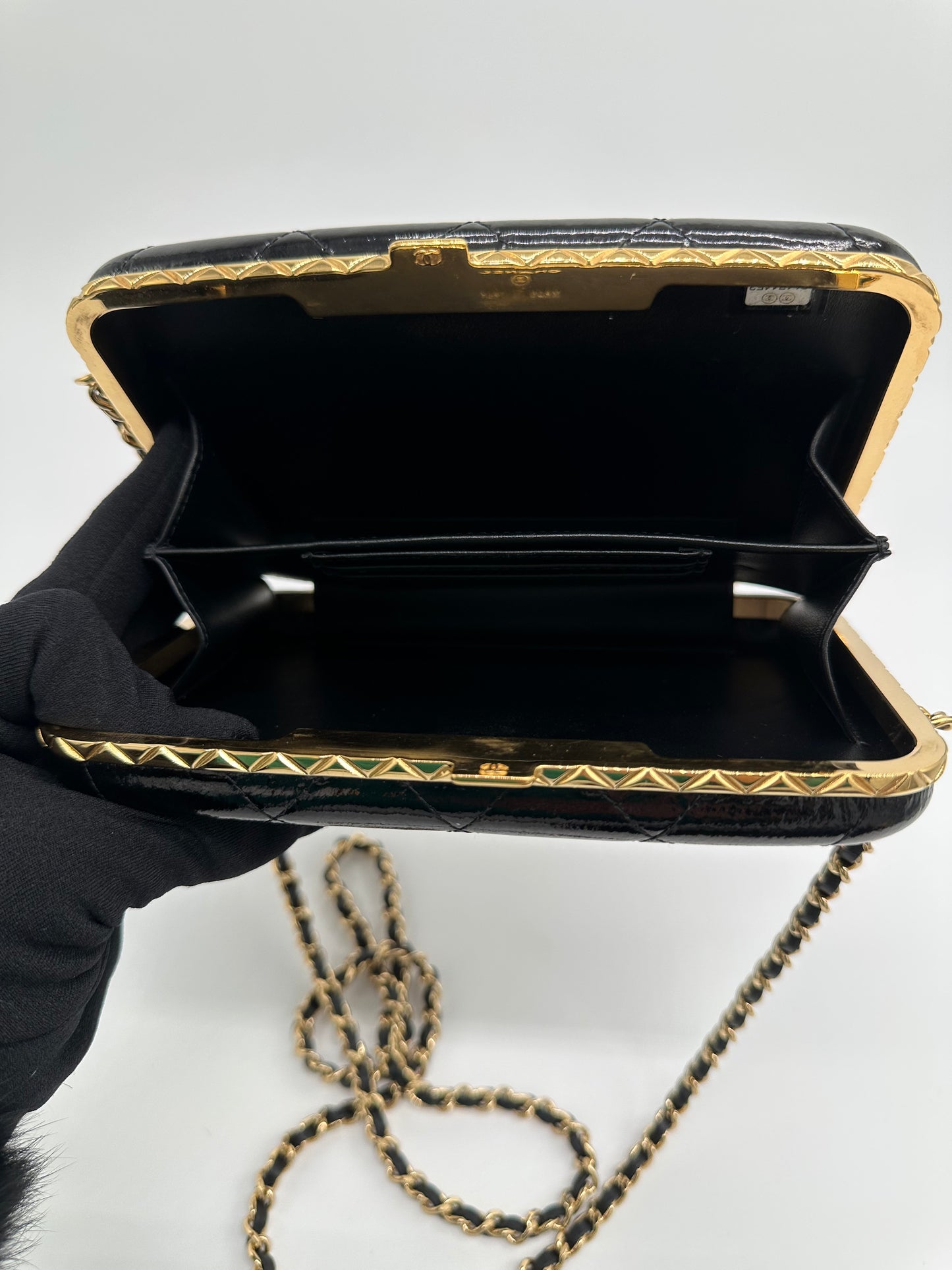 Luxury Soluciens Pre-owned Chanel black patent leather special edition cross body bag