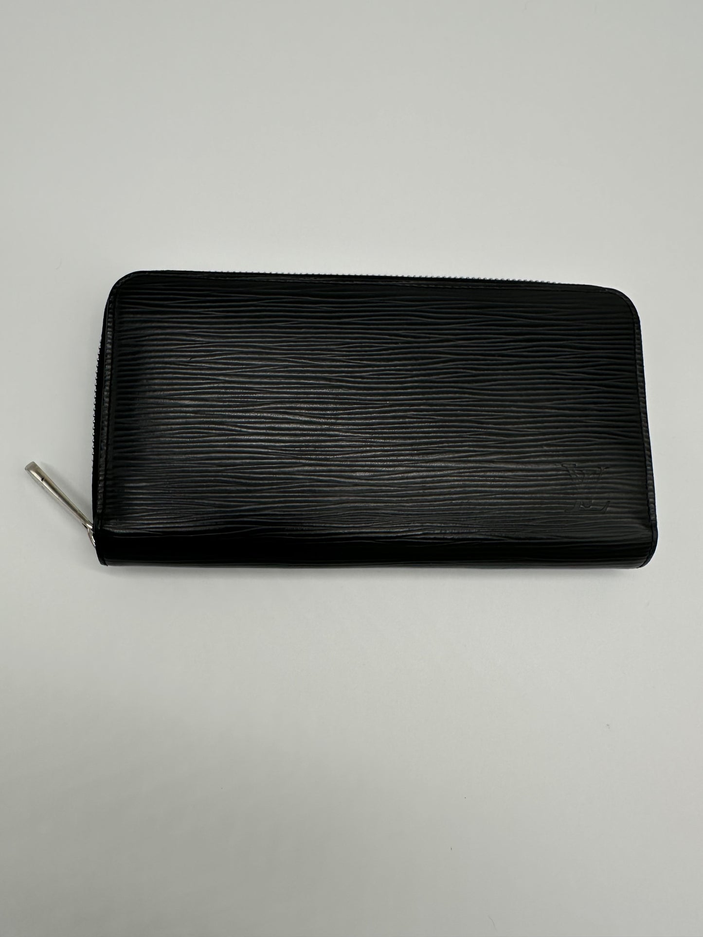 Luxury Soluciens Pre-owned Louis Vuitton black epi leather large zippy wallet