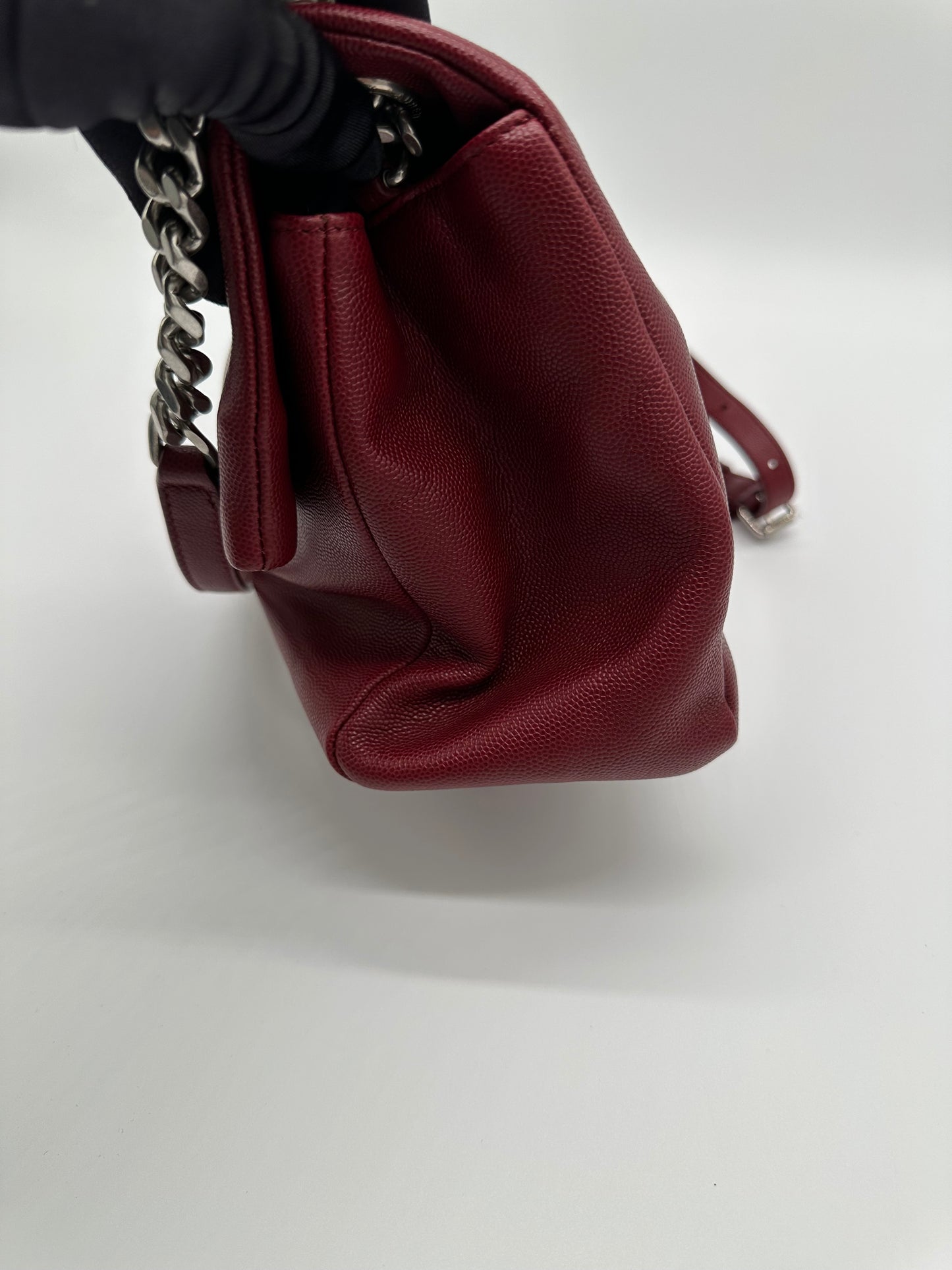 Luxury Soluciens Pre-Owned YSL Red Textured Flap Bag with Crossbody Strap
