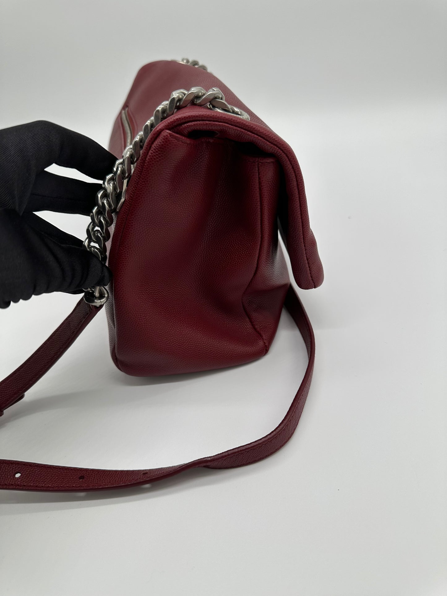 Luxury Soluciens Pre-Owned YSL Red Textured Flap Bag with Crossbody Strap