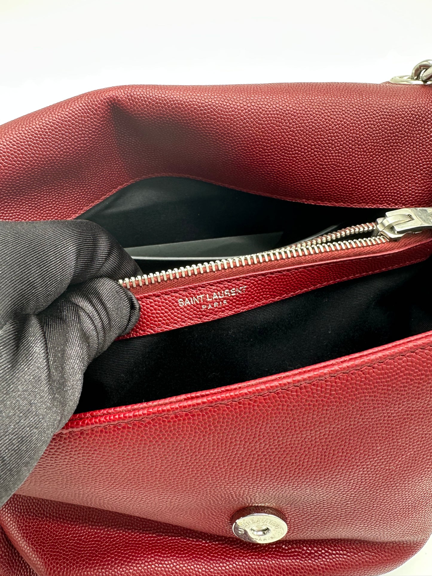 Luxury Soluciens Pre-Owned YSL Red Textured Flap Bag with Crossbody Strap