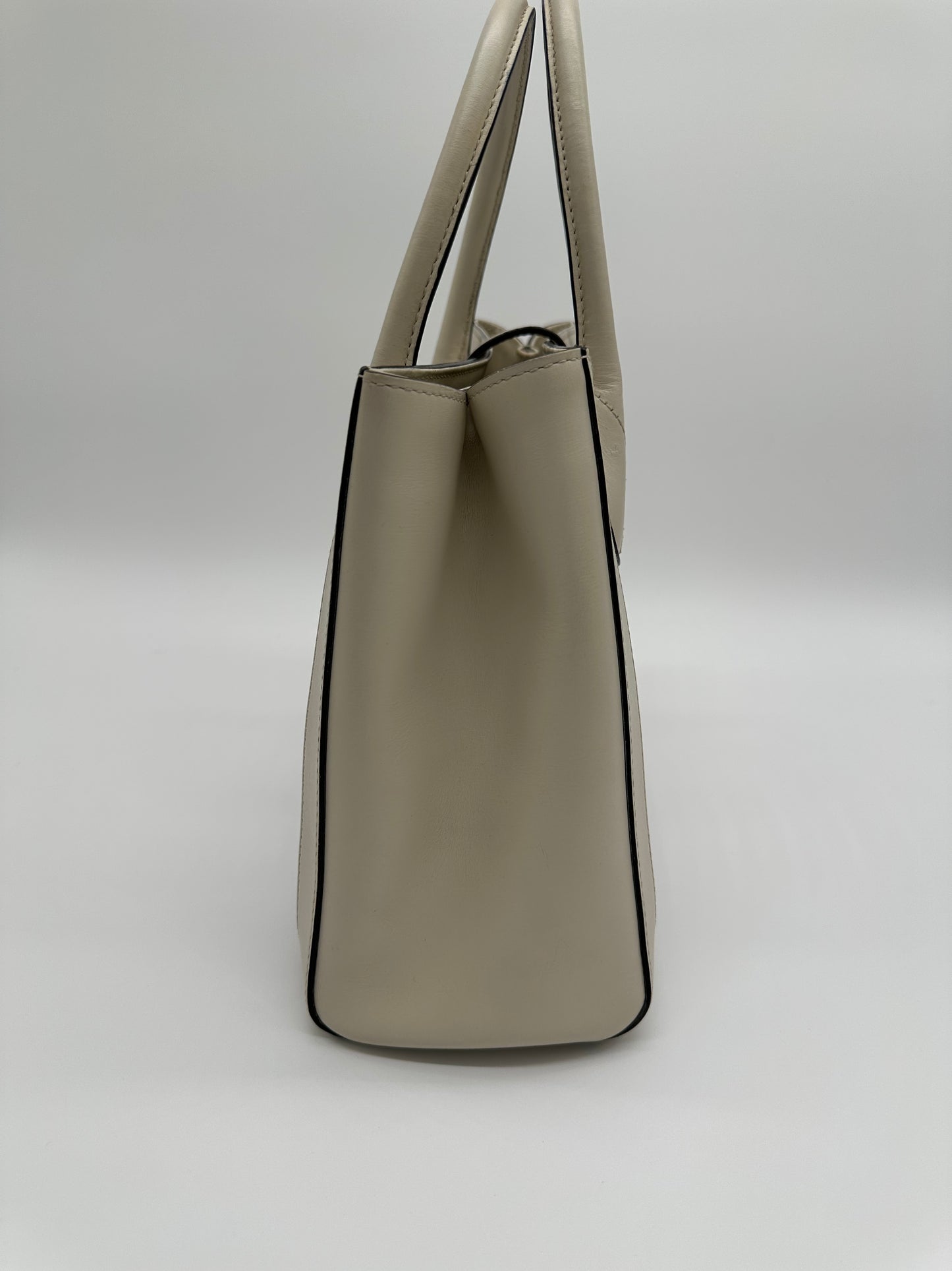 Luxury Soluciens Pre-Owned Gucci Medium tote in Off White Leather