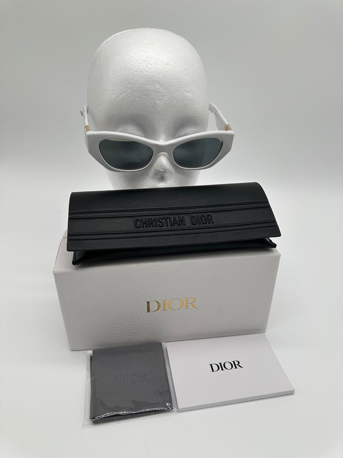Luxury Soluciens Pre-Owned Dior Cannage White Slim Sunglasses