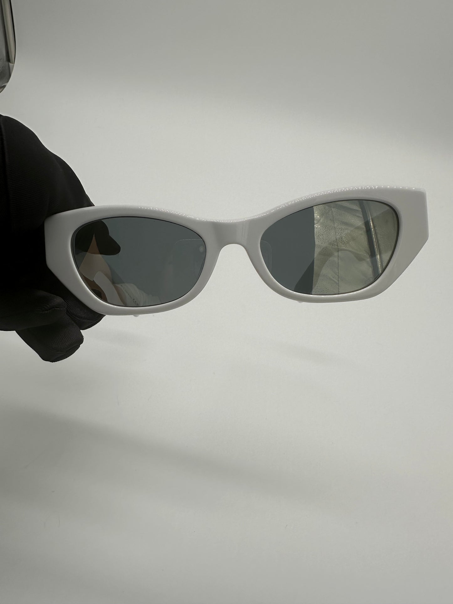 Luxury Soluciens Pre-Owned Dior Cannage White Slim Sunglasses