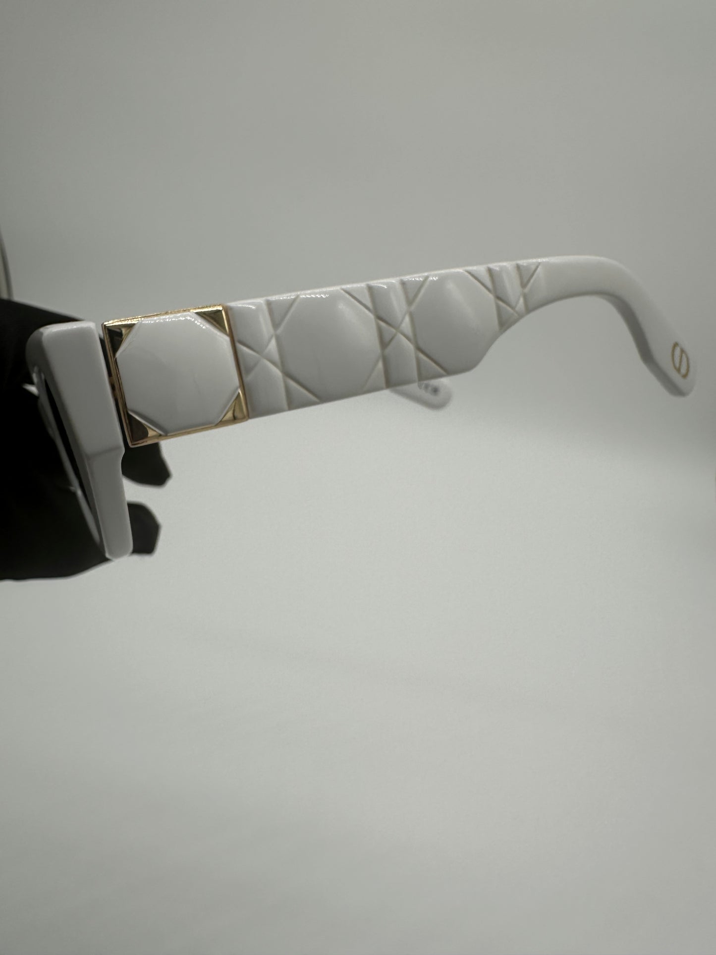 Luxury Soluciens Pre-Owned Dior Cannage White Slim Sunglasses