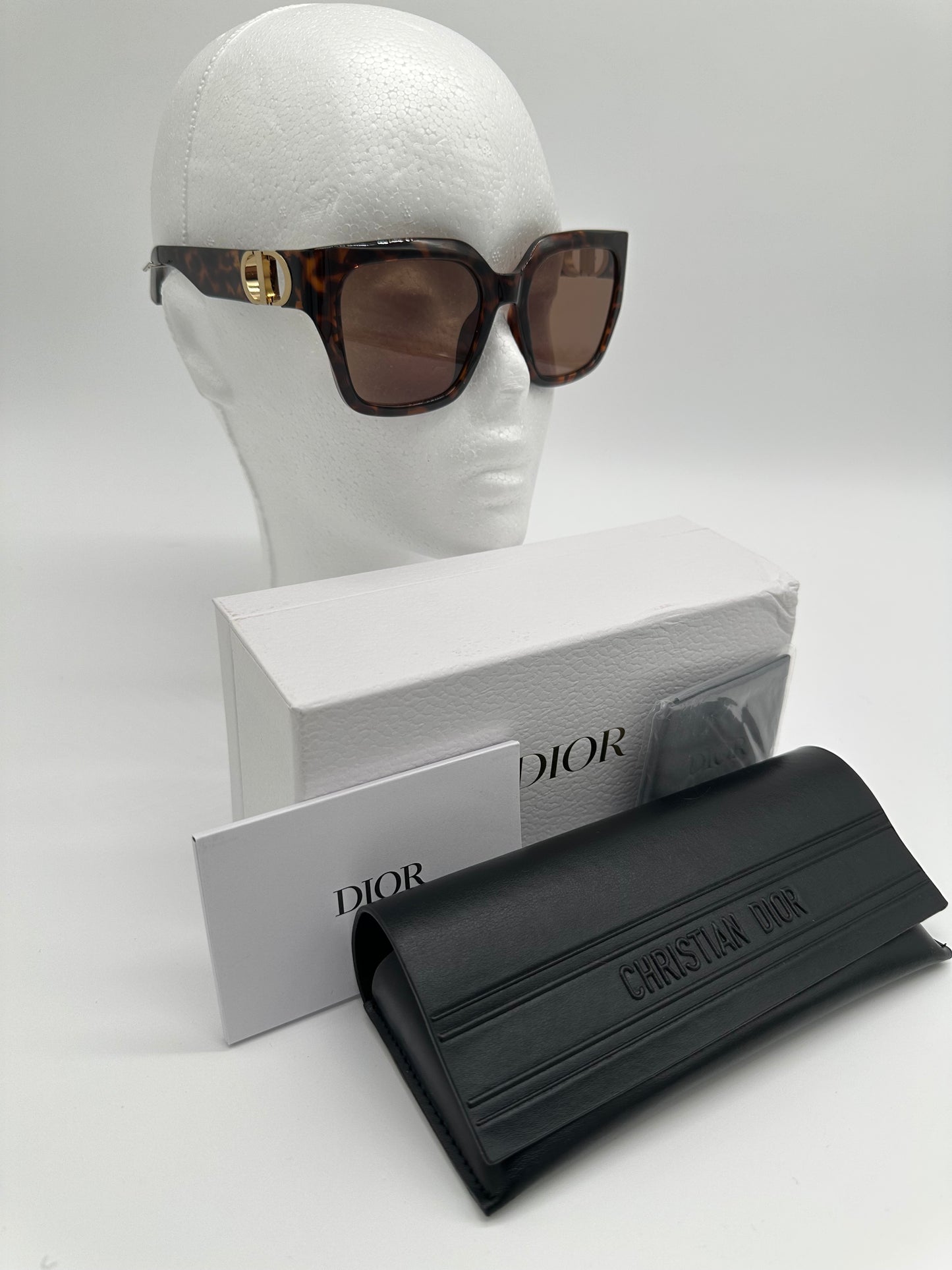 Luxury Soluciens Pre-owned DIOR Sunglasses