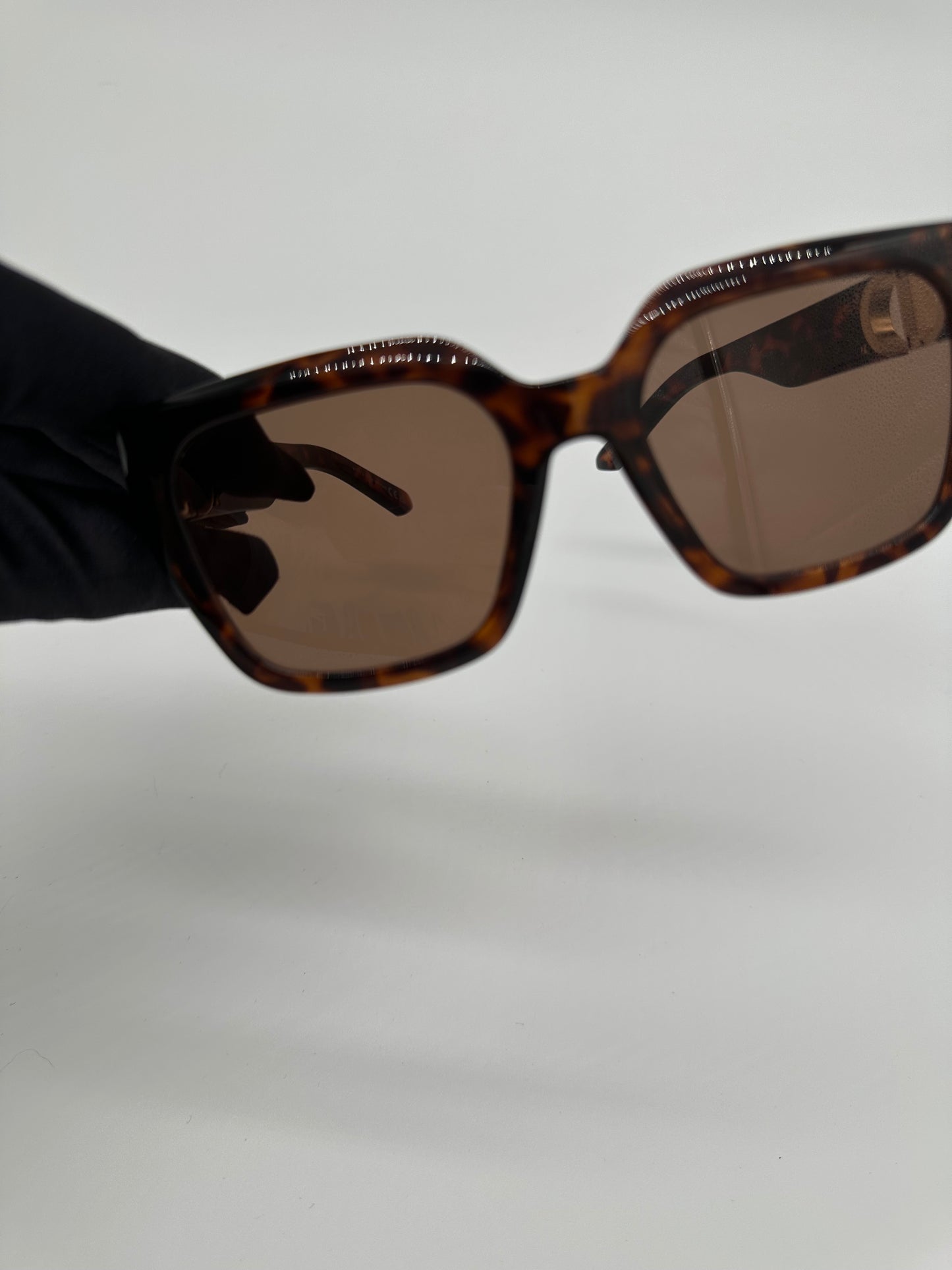 Luxury Soluciens Pre-owned DIOR Sunglasses