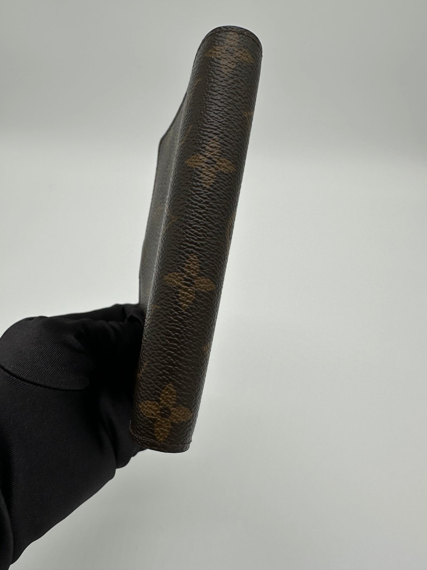 Luxury Soluciens Pre-Owned Louis Vuitton Monogram Canvas Small Agenda/Passport Holder