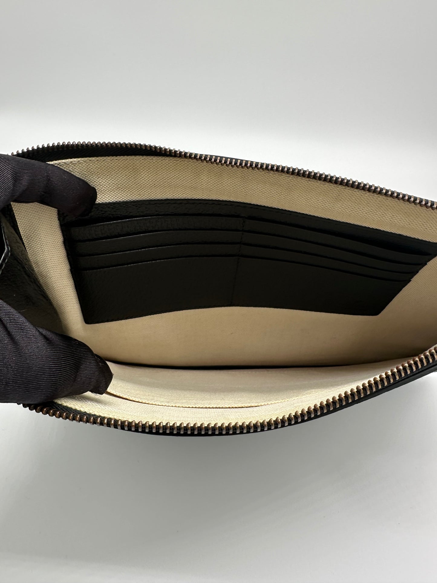Luxury Soluciens Pre-Owned Large Black Leather Gucci Bee Clutch