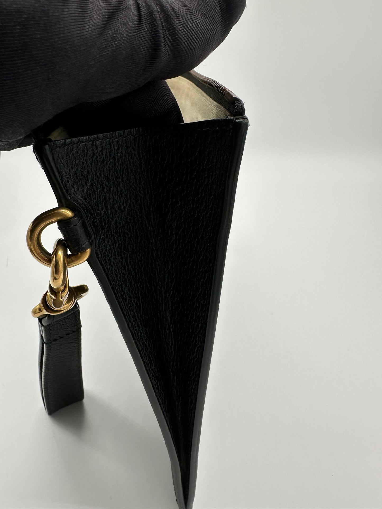 Luxury Soluciens Pre-Owned Large Black Leather Gucci Bee Clutch