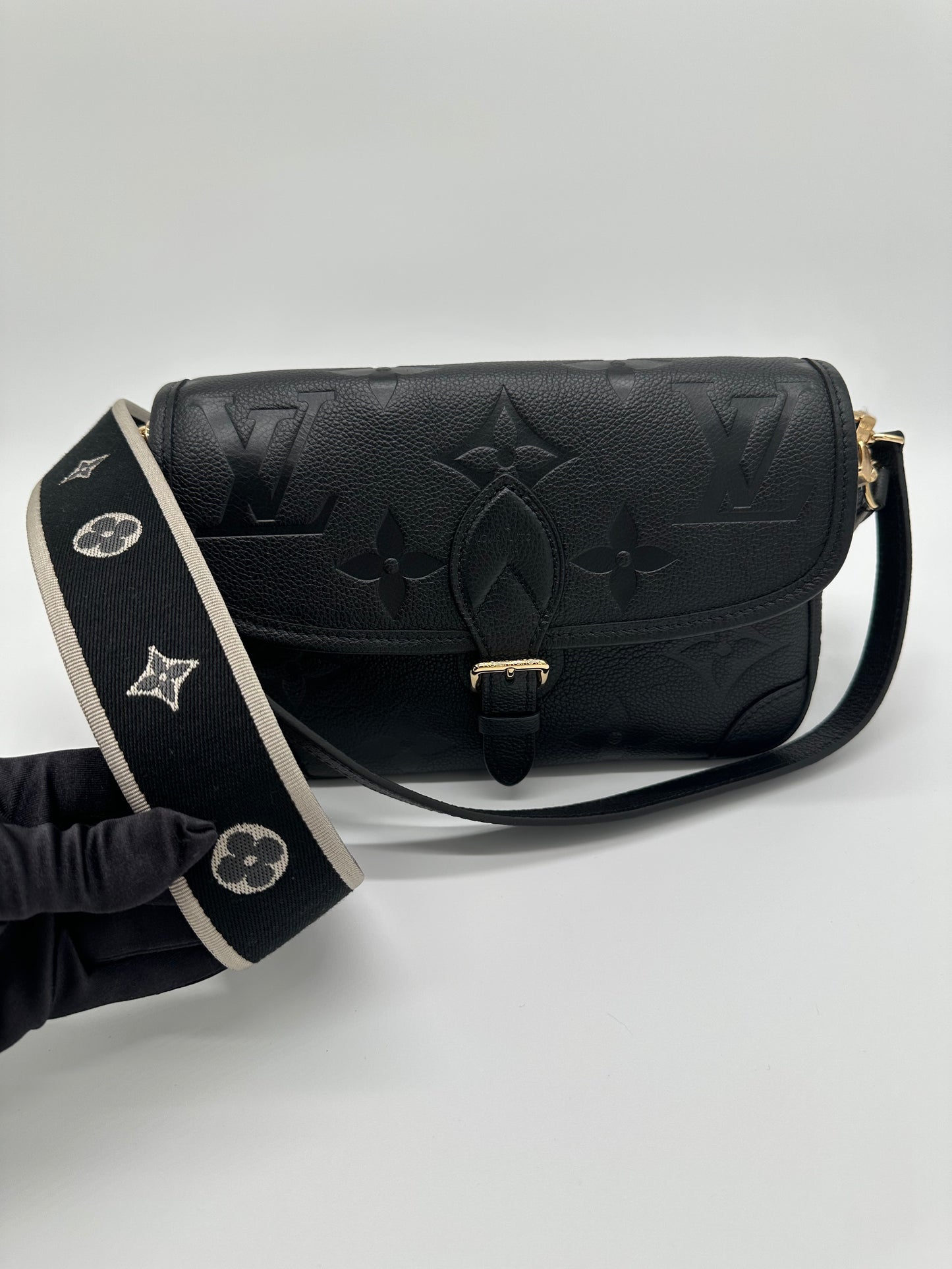Luxury Soluciens Pre-Owned Diane Empriente Leather Bag