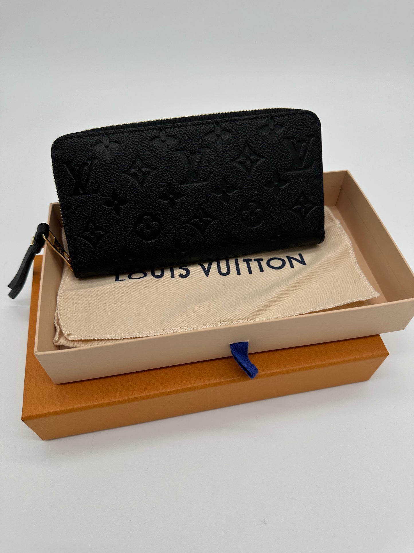 Luxury Soluciens Pre-owned Louis Vuitton Black Empreiente Leather Large Zippy Wallet