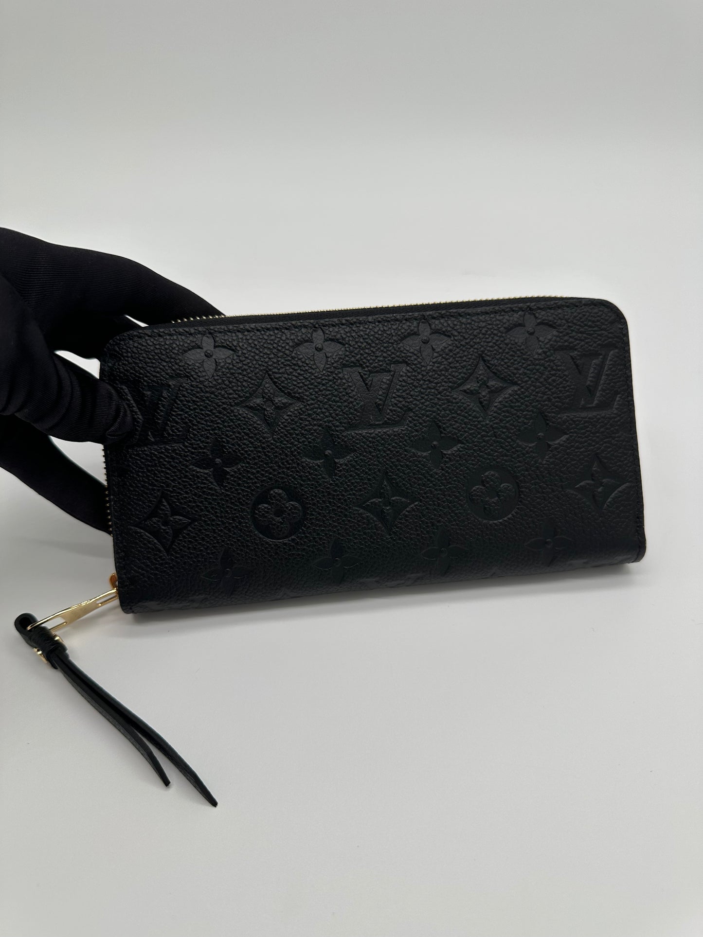 Luxury Soluciens Pre-owned Louis Vuitton Black Empreiente Leather Large Zippy Wallet