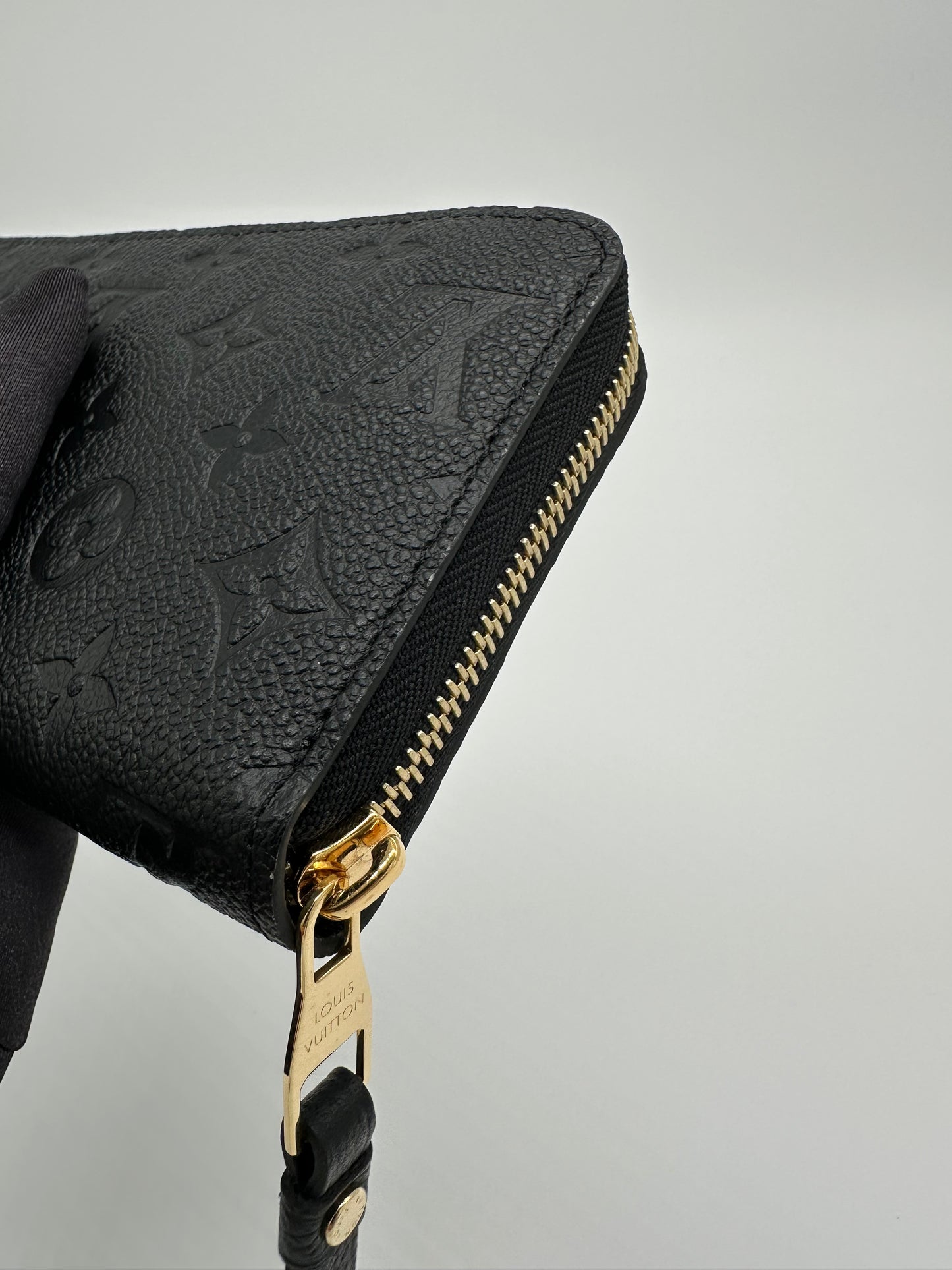 Luxury Soluciens Pre-owned Louis Vuitton Black Empreiente Leather Large Zippy Wallet